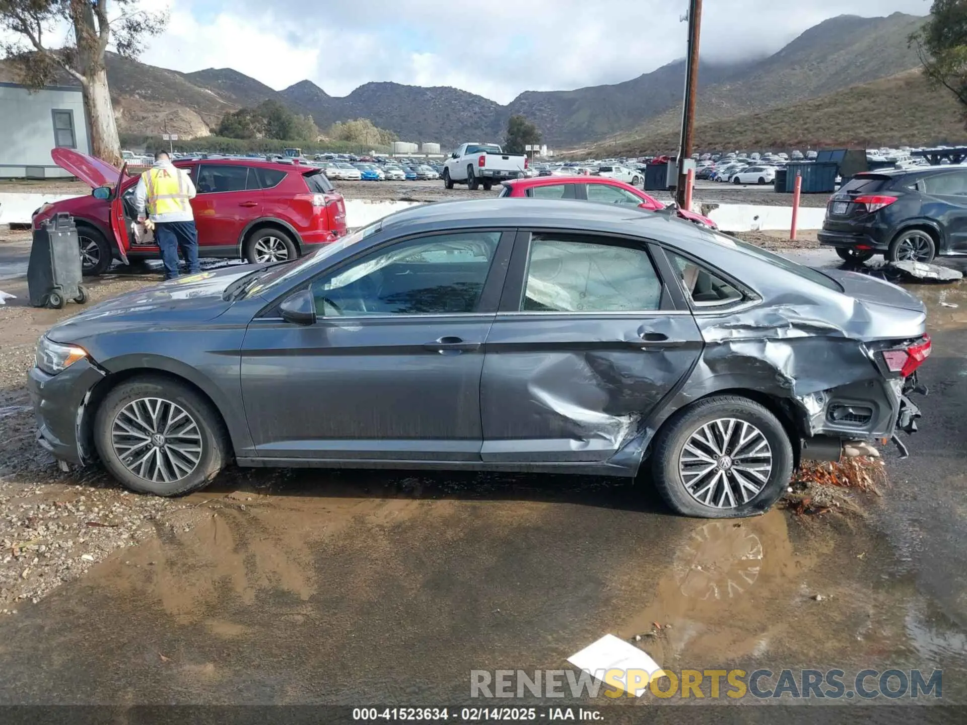 14 Photograph of a damaged car 3VWC57BU5MM050691 VOLKSWAGEN JETTA 2021