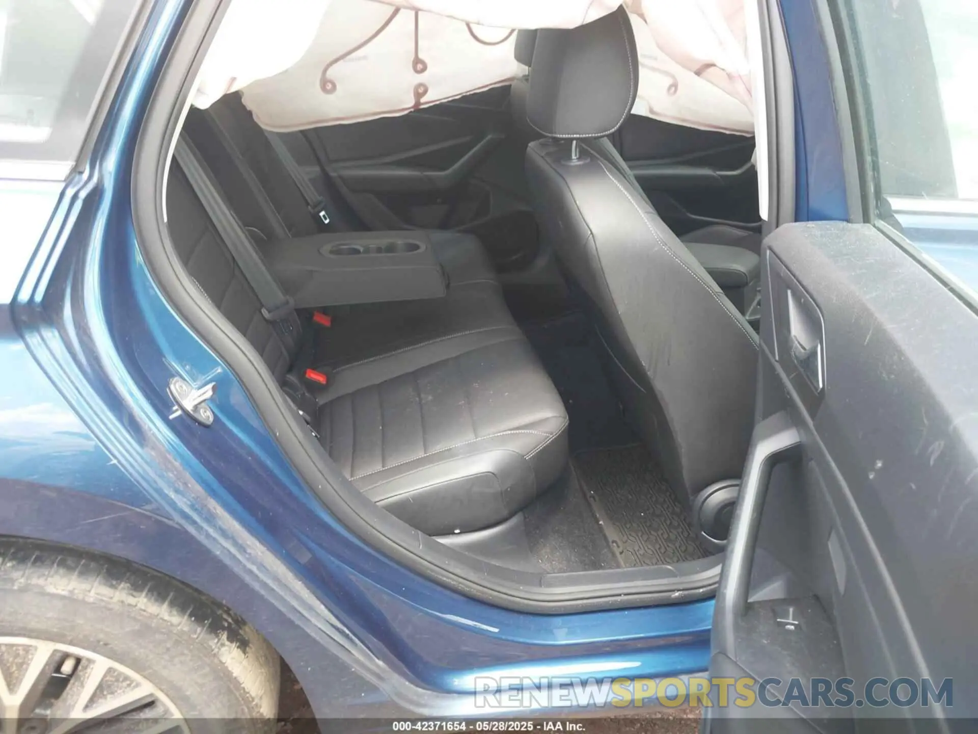 8 Photograph of a damaged car 3VWC57BU6MM033172 VOLKSWAGEN JETTA 2021