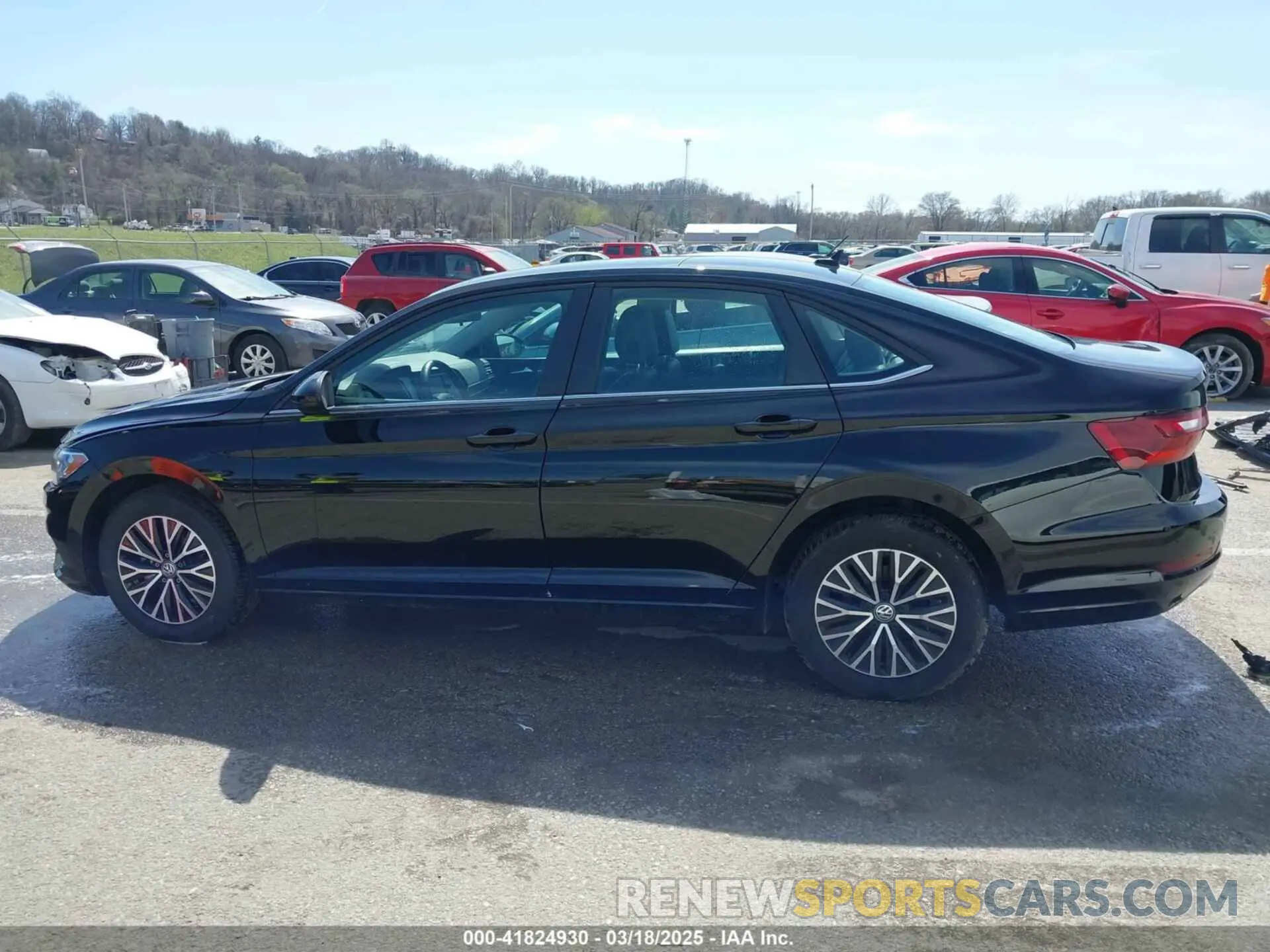 14 Photograph of a damaged car 3VWC57BU7MM015909 VOLKSWAGEN JETTA 2021