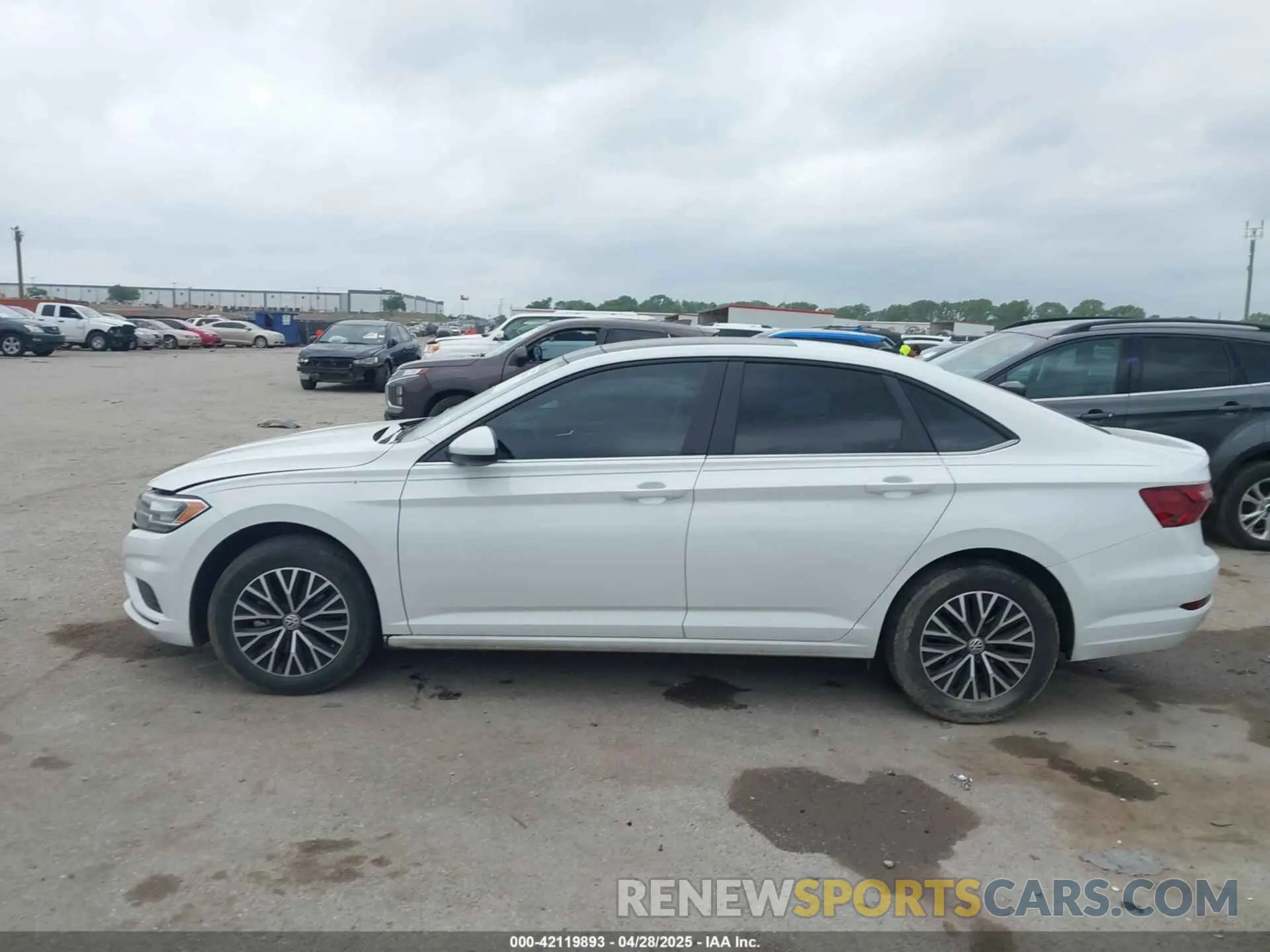 14 Photograph of a damaged car 3VWC57BU7MM084454 VOLKSWAGEN JETTA 2021