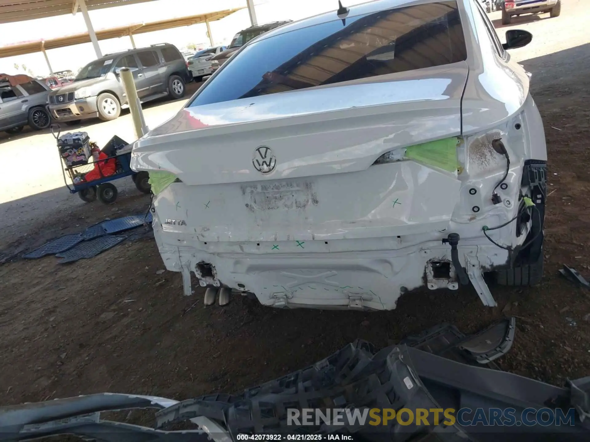 18 Photograph of a damaged car 3VWC57BU8MM021217 VOLKSWAGEN JETTA 2021