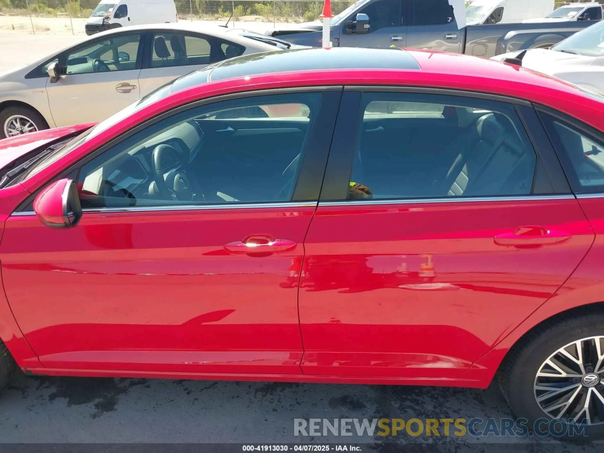 14 Photograph of a damaged car 3VWC57BU8MM086469 VOLKSWAGEN JETTA 2021