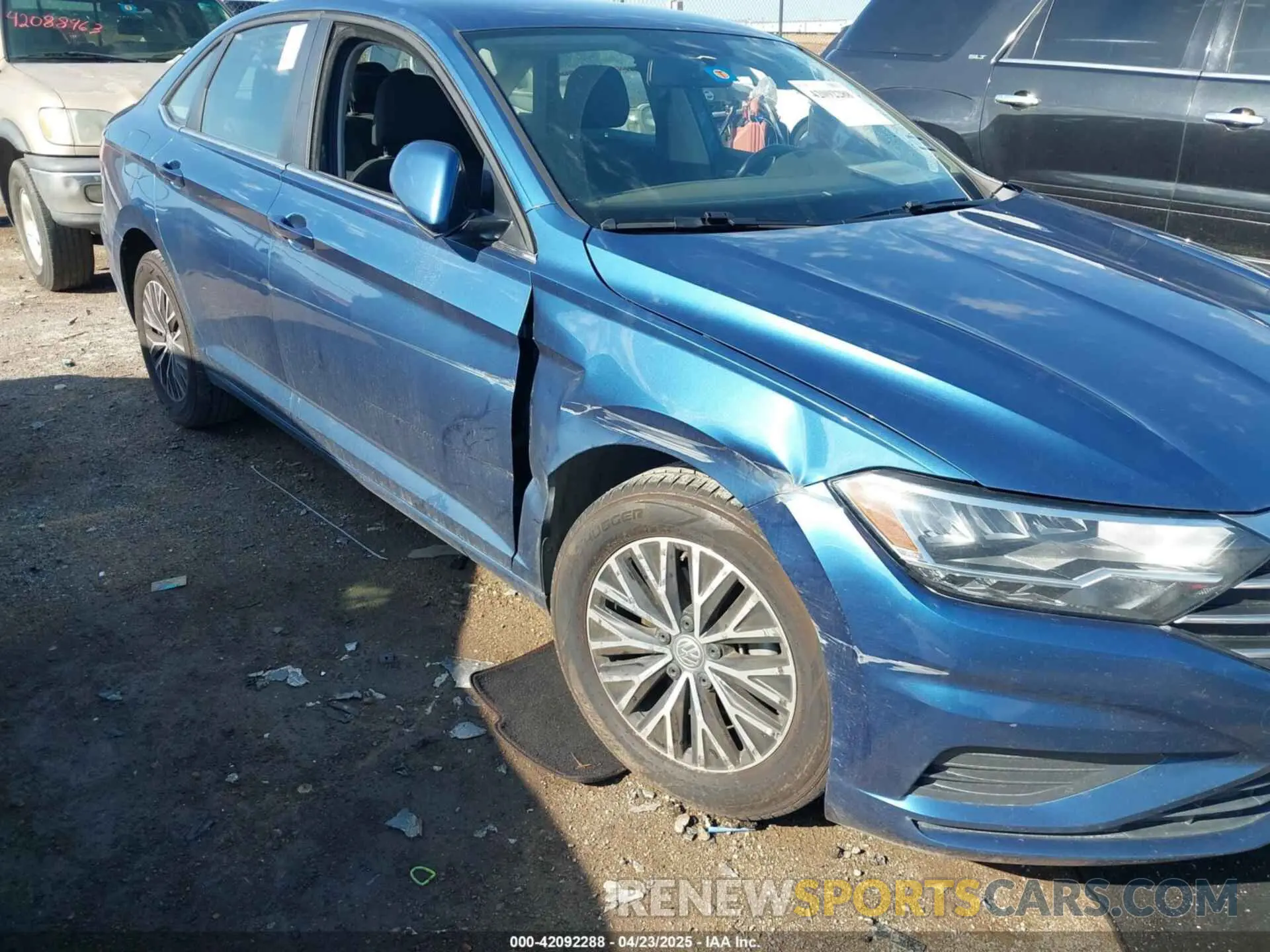17 Photograph of a damaged car 3VWC57BUXMM008825 VOLKSWAGEN JETTA 2021