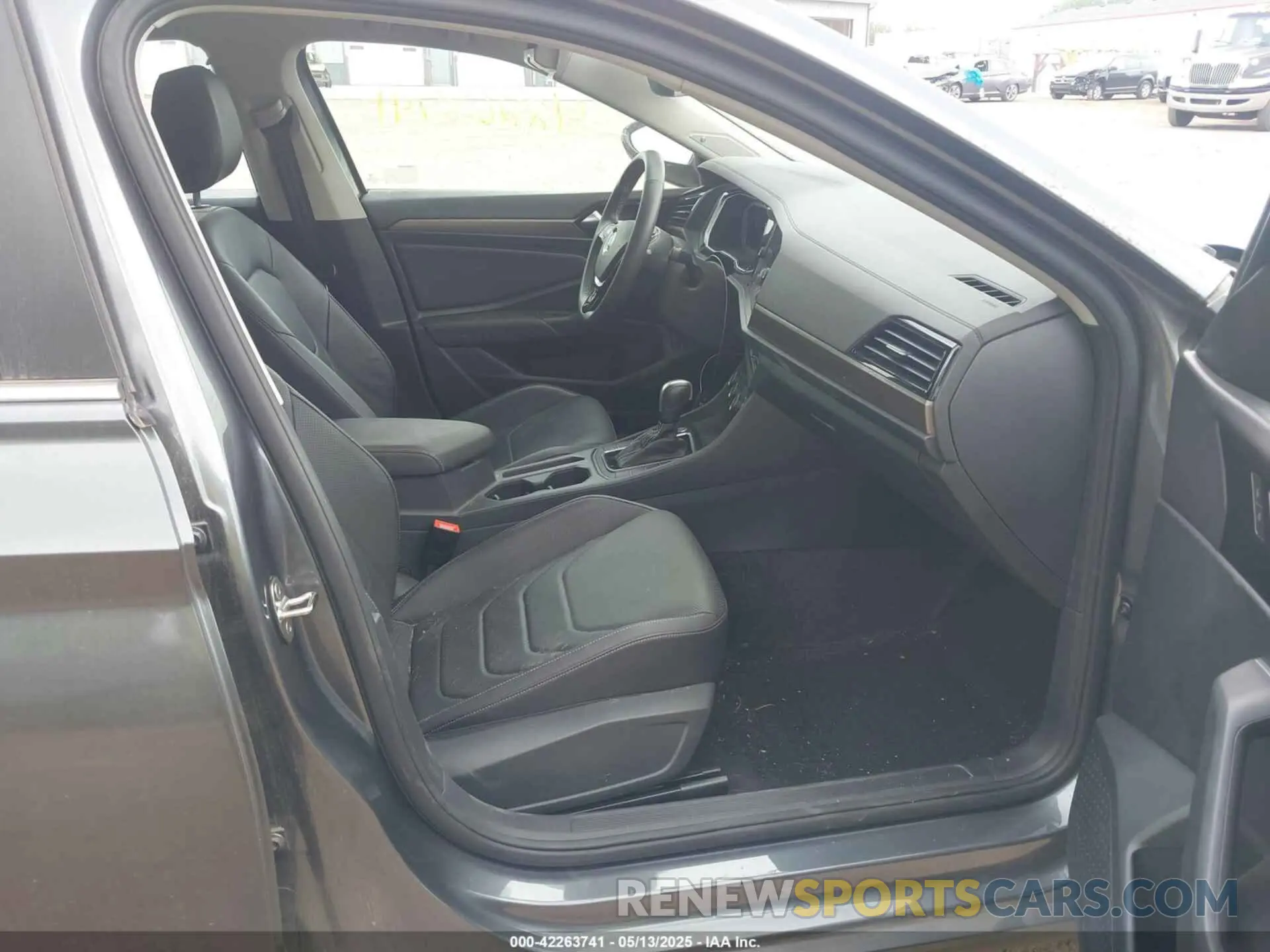 5 Photograph of a damaged car 3VWG57BU8MM017203 VOLKSWAGEN JETTA 2021