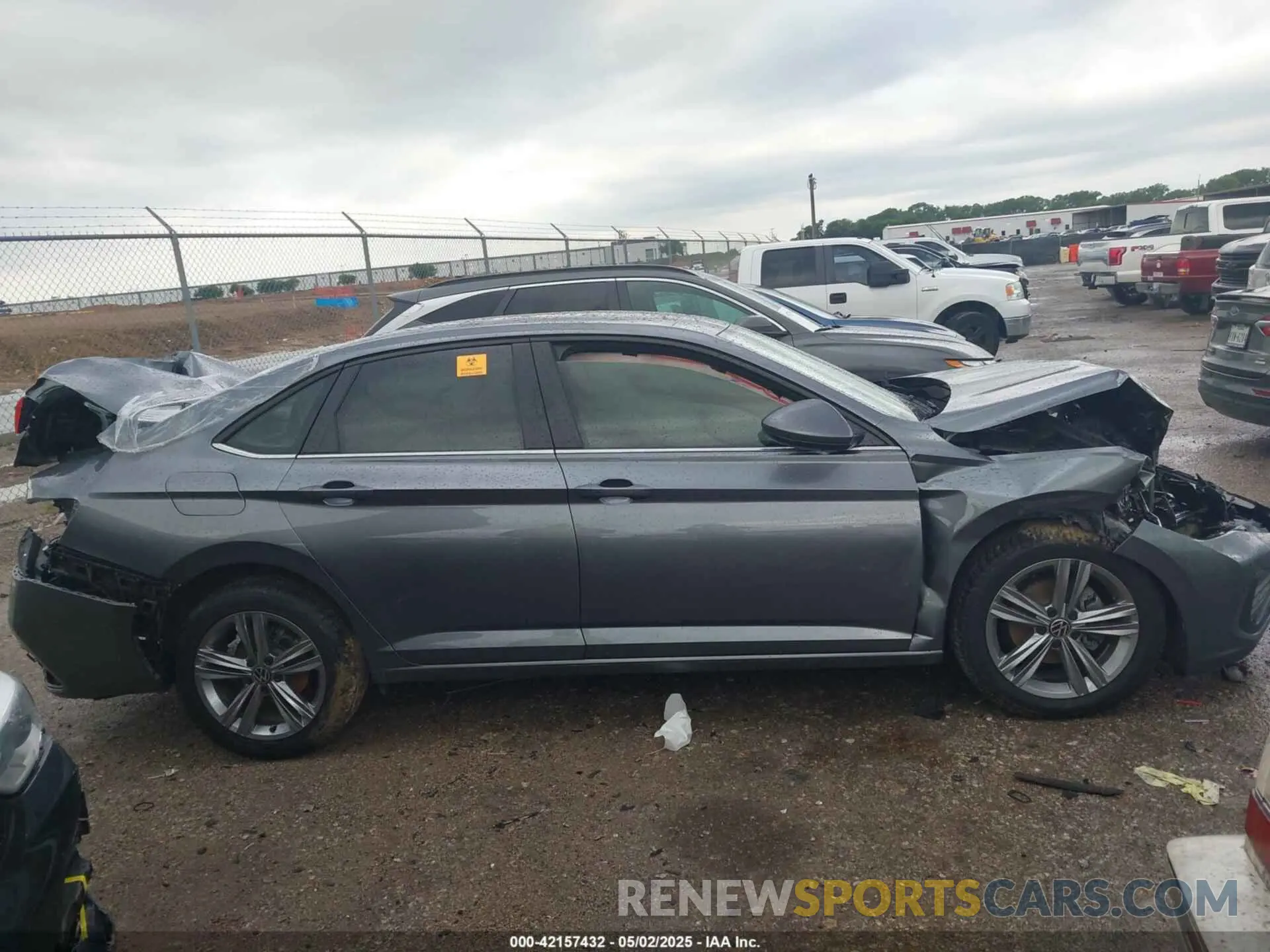 13 Photograph of a damaged car 3VW7M7BU2NM014611 VOLKSWAGEN JETTA 2022