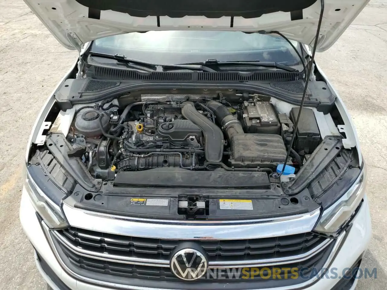 11 Photograph of a damaged car 3VWCM7BU6NM002511 VOLKSWAGEN JETTA 2022