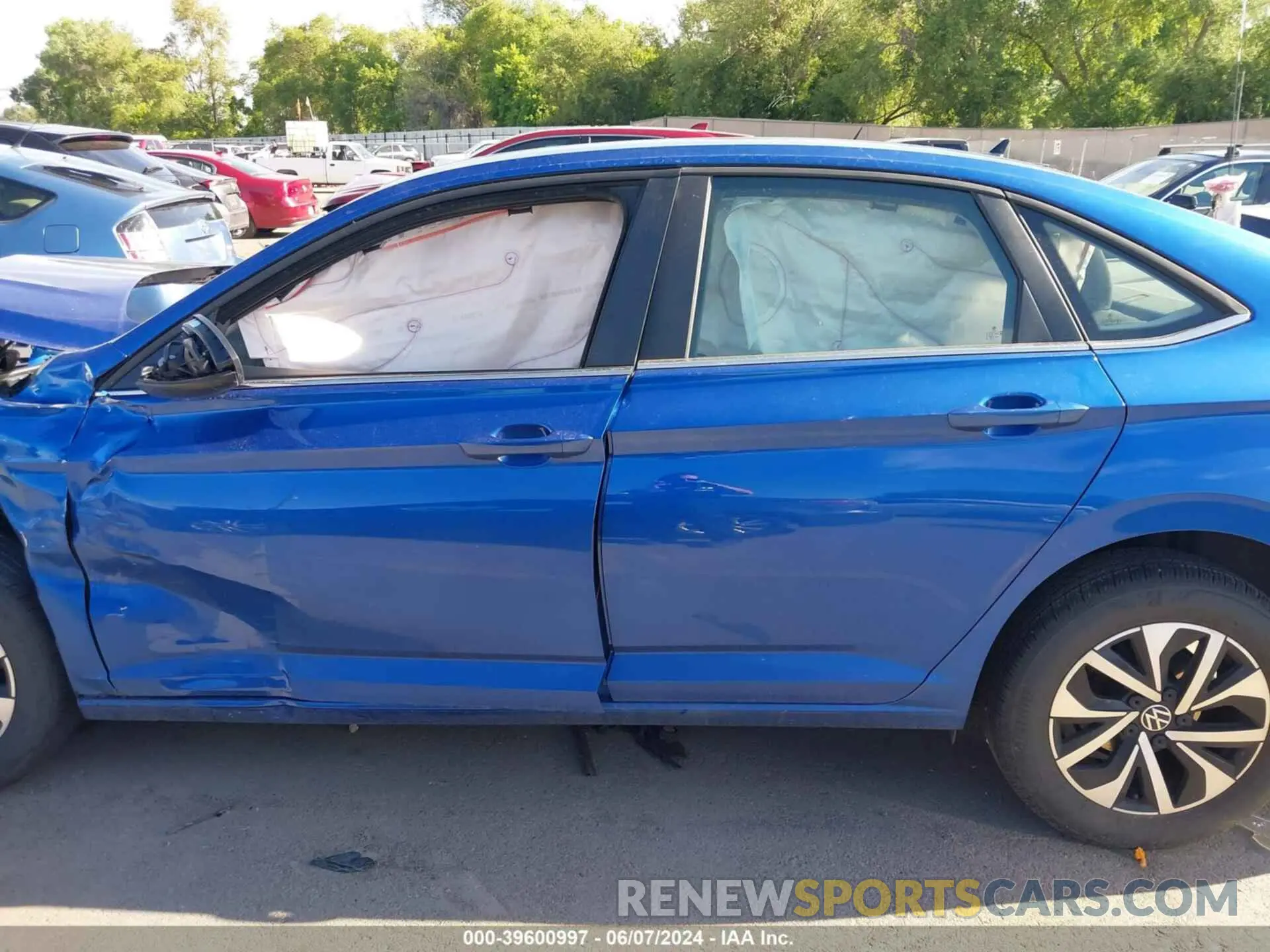 14 Photograph of a damaged car 3VW5M7BU4PM055185 VOLKSWAGEN JETTA 2023