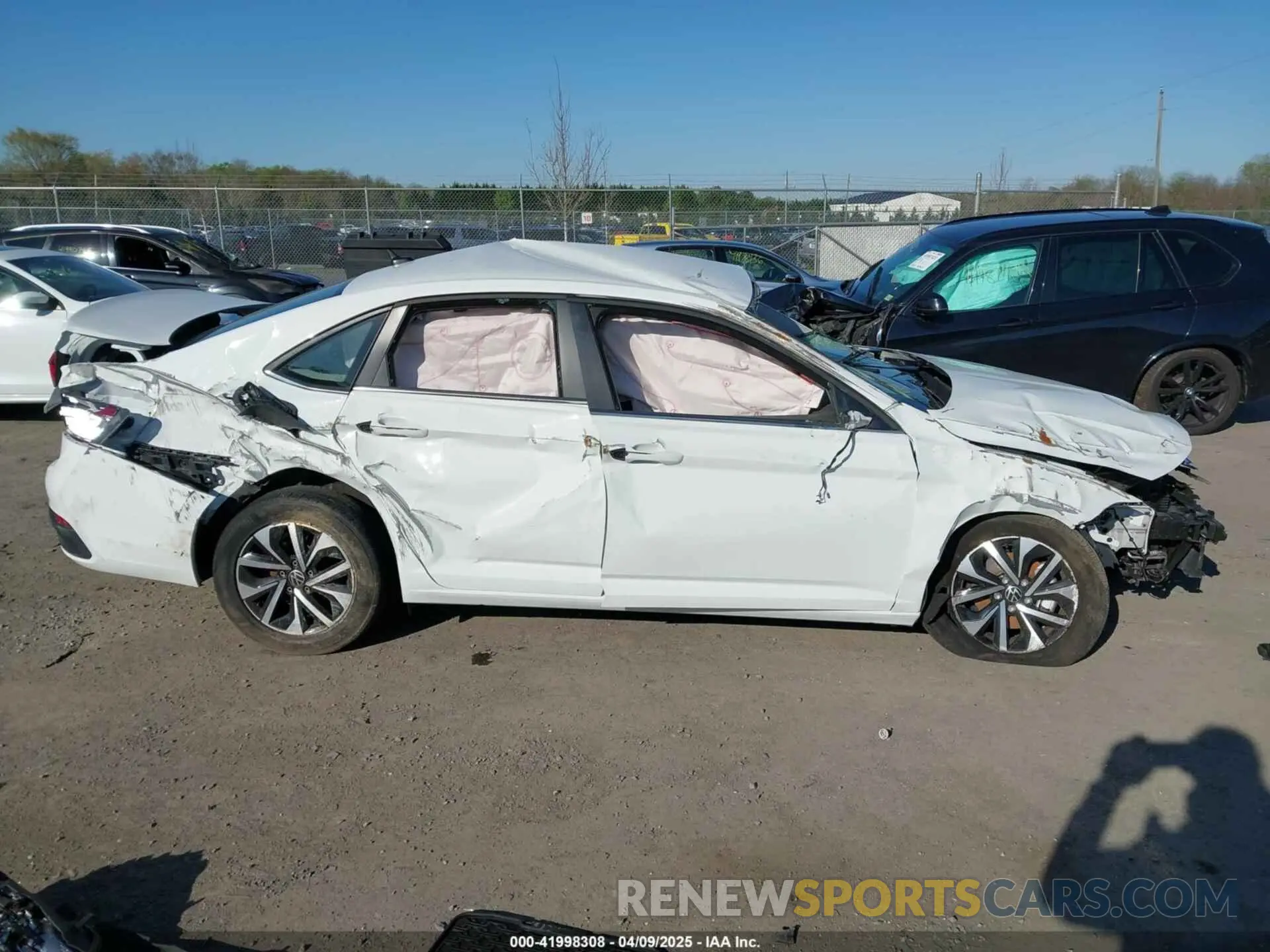 14 Photograph of a damaged car 3VW5M7BU5PM021627 VOLKSWAGEN JETTA 2023