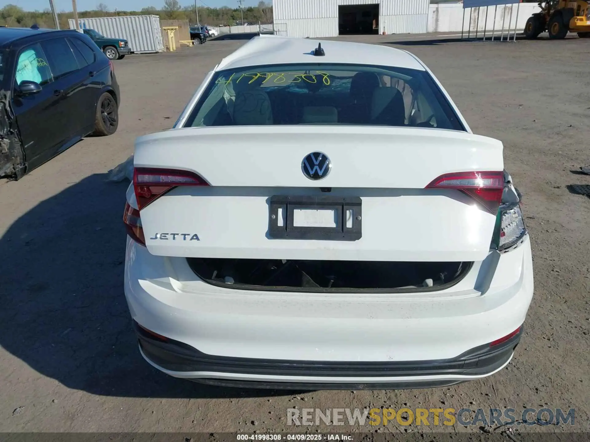 17 Photograph of a damaged car 3VW5M7BU5PM021627 VOLKSWAGEN JETTA 2023