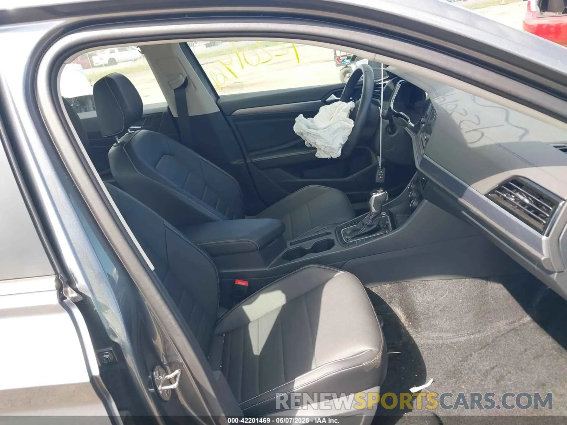 5 Photograph of a damaged car 3VW7M7BU0PM052048 VOLKSWAGEN JETTA 2023