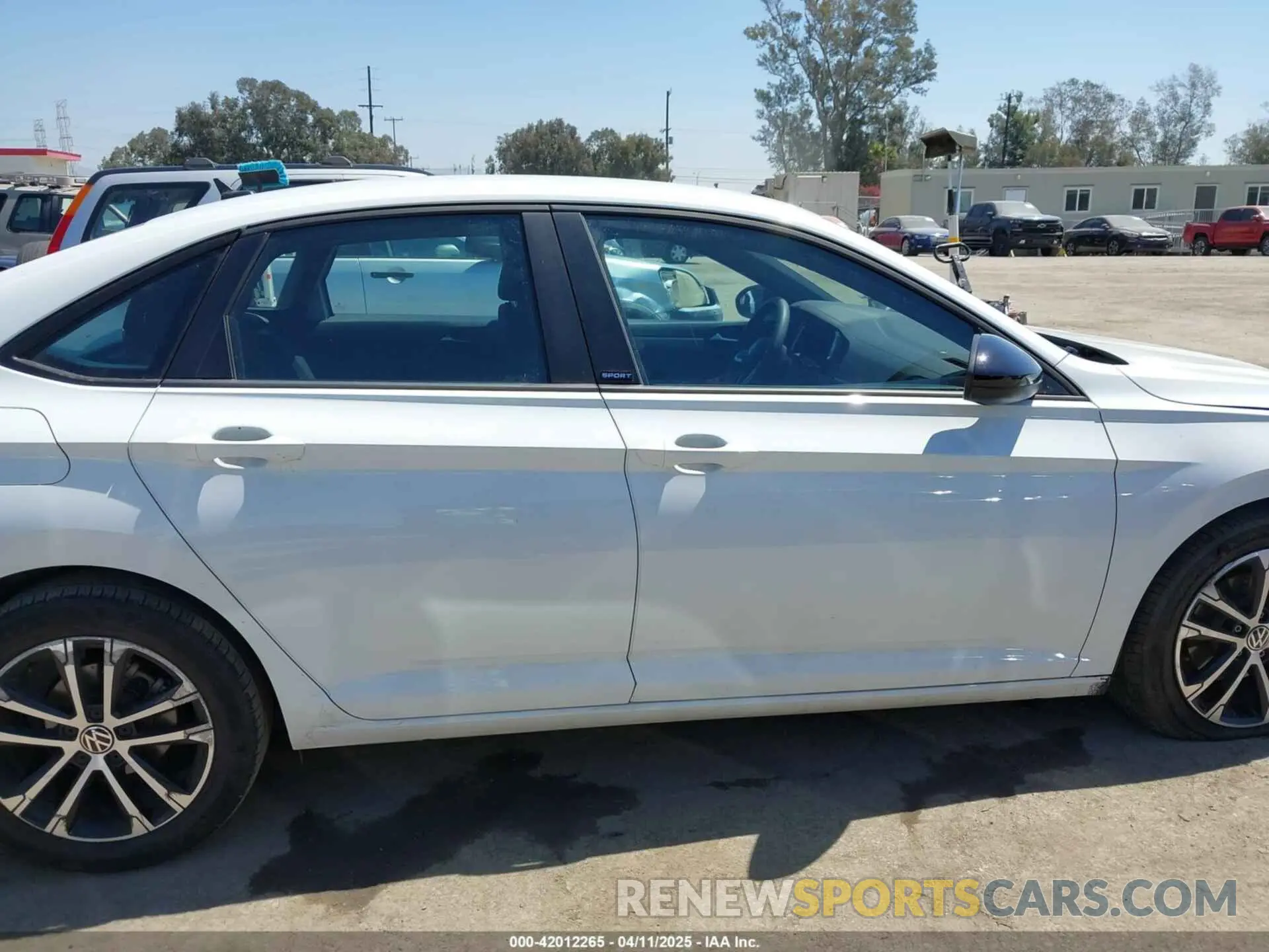 14 Photograph of a damaged car 3VWBM7BU4PM028958 VOLKSWAGEN JETTA 2023