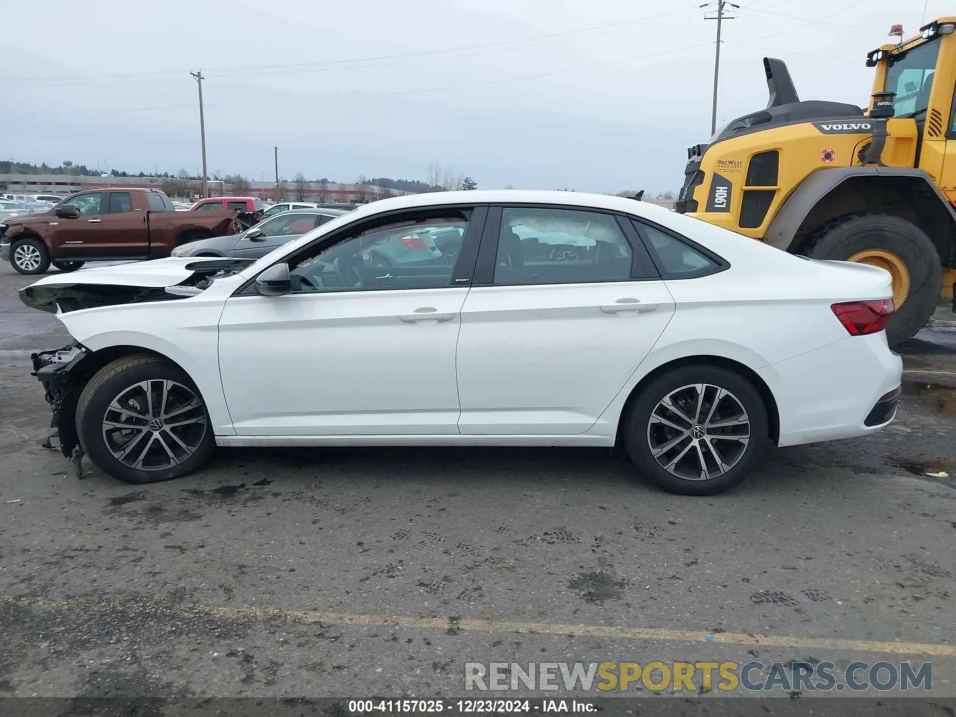 13 Фотография поврежденного автомобиля 3VWBM7BU5PM023803 VOLKSWAGEN JETTA 2023