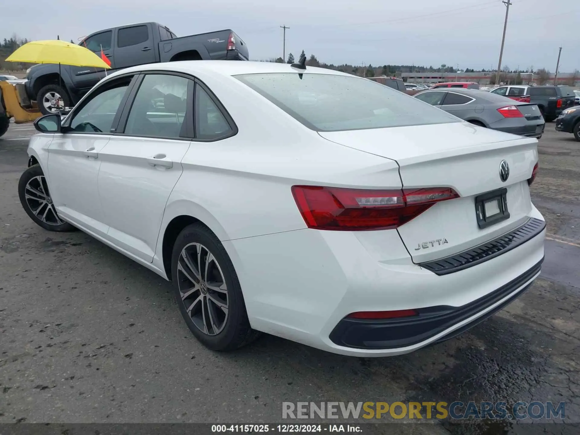 3 Фотография поврежденного автомобиля 3VWBM7BU5PM023803 VOLKSWAGEN JETTA 2023