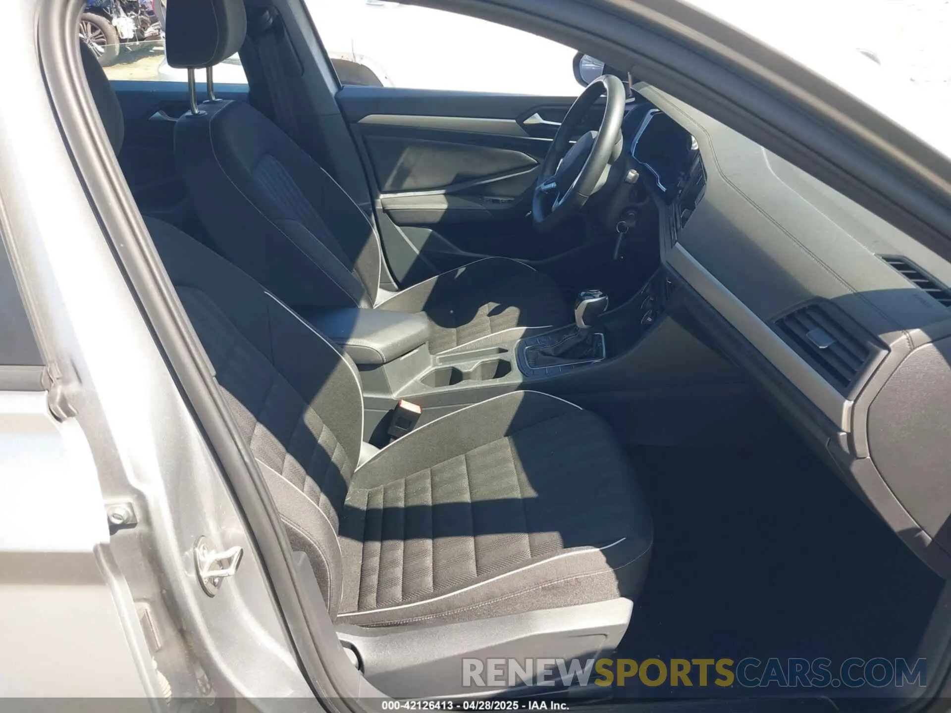 5 Photograph of a damaged car 3VWBM7BU6PM019212 VOLKSWAGEN JETTA 2023