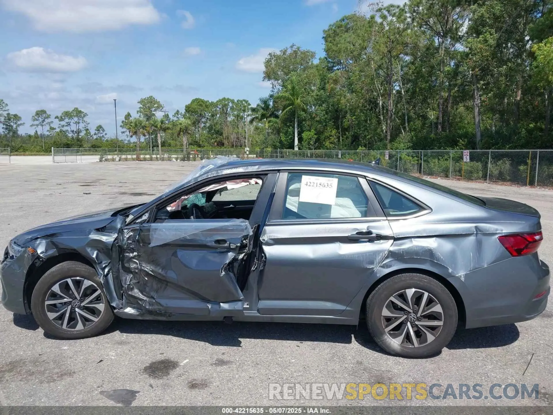 13 Photograph of a damaged car 3VW5M7BU2RM074403 VOLKSWAGEN JETTA 2024