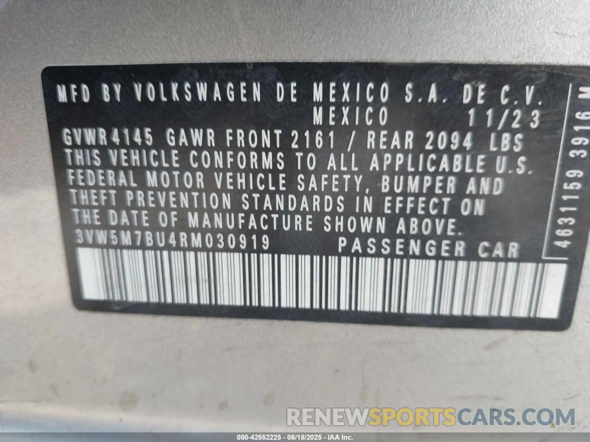 9 Photograph of a damaged car 3VW5M7BU4RM030919 VOLKSWAGEN JETTA 2024