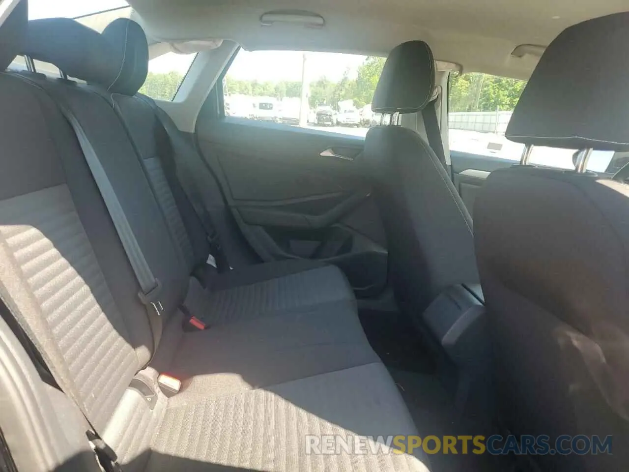 10 Photograph of a damaged car 3VW5M7BU8RM092694 VOLKSWAGEN JETTA 2024