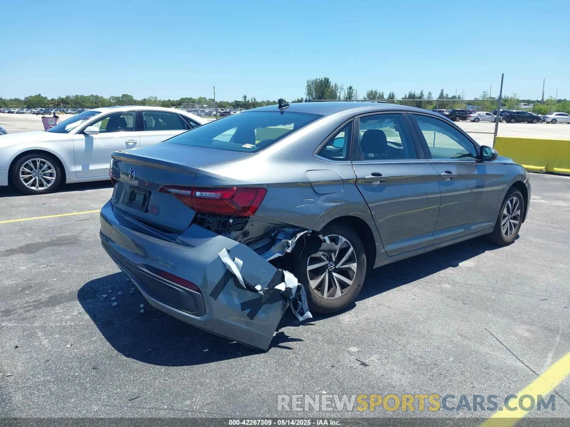 4 Photograph of a damaged car 3VW5M7BU9RM097967 VOLKSWAGEN JETTA 2024