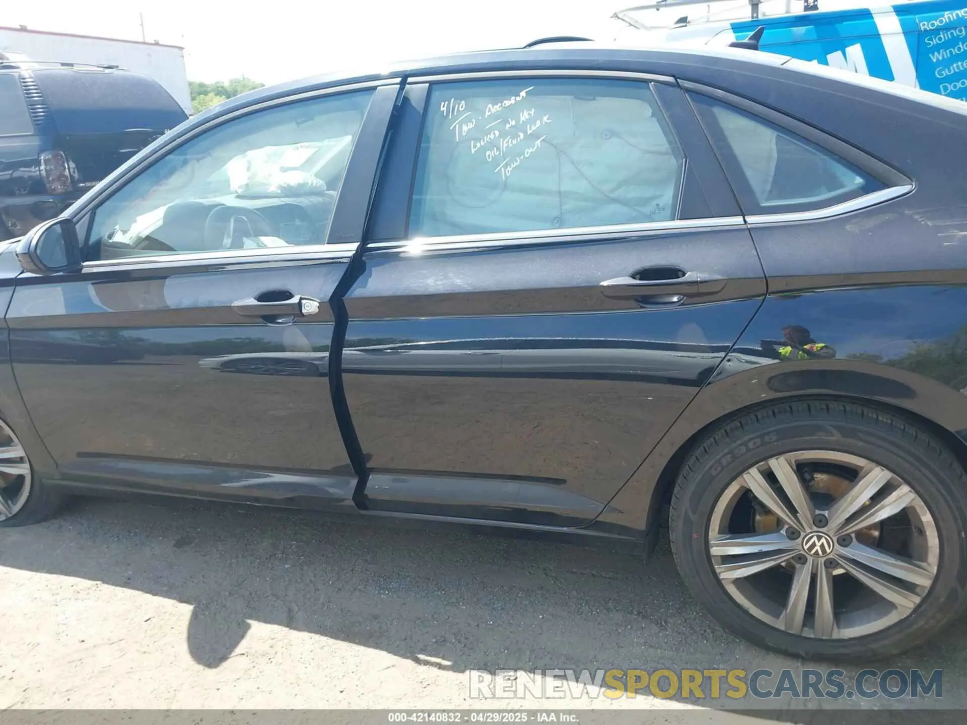 13 Photograph of a damaged car 3VW7M7BU1RM015934 VOLKSWAGEN JETTA 2024