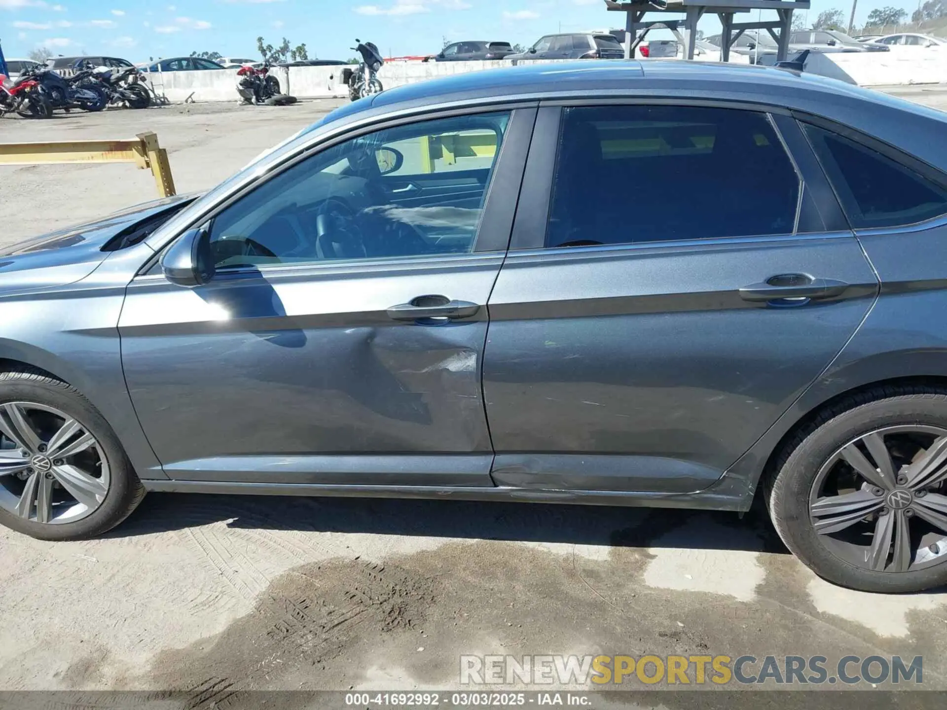 15 Фотография поврежденного автомобиля 3VW7M7BU4RM034848 VOLKSWAGEN JETTA 2024