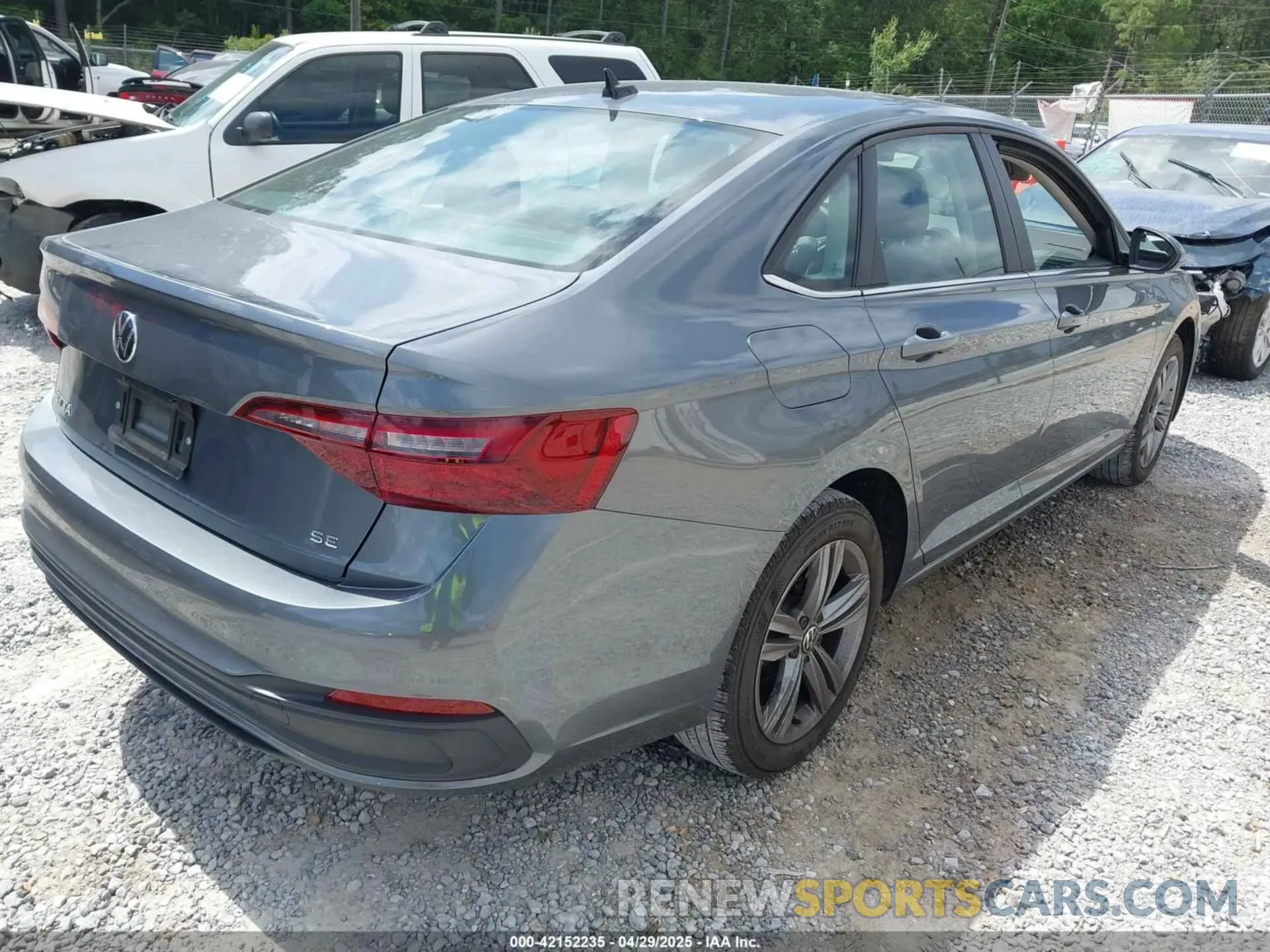 4 Фотография поврежденного автомобиля 3VW7M7BU6RM072680 VOLKSWAGEN JETTA 2024