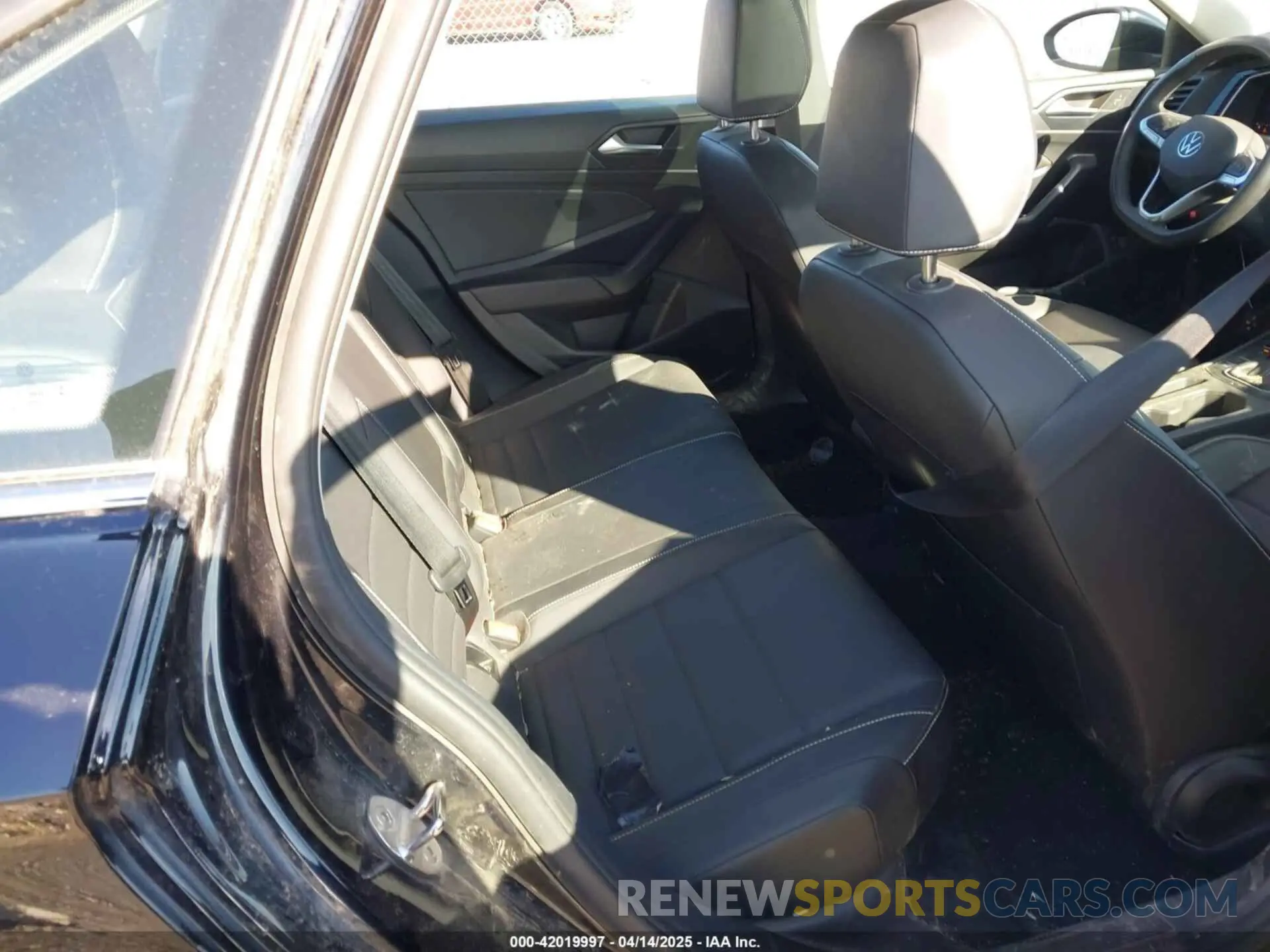 8 Photograph of a damaged car 3VW7M7BU7RM083591 VOLKSWAGEN JETTA 2024