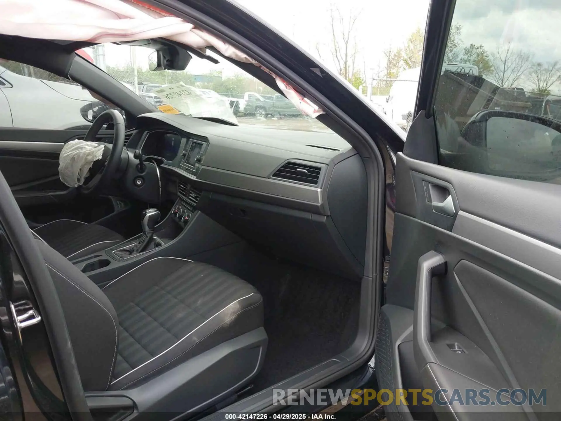 5 Фотография поврежденного автомобиля 3VWBM7BU7RM083844 VOLKSWAGEN JETTA 2024