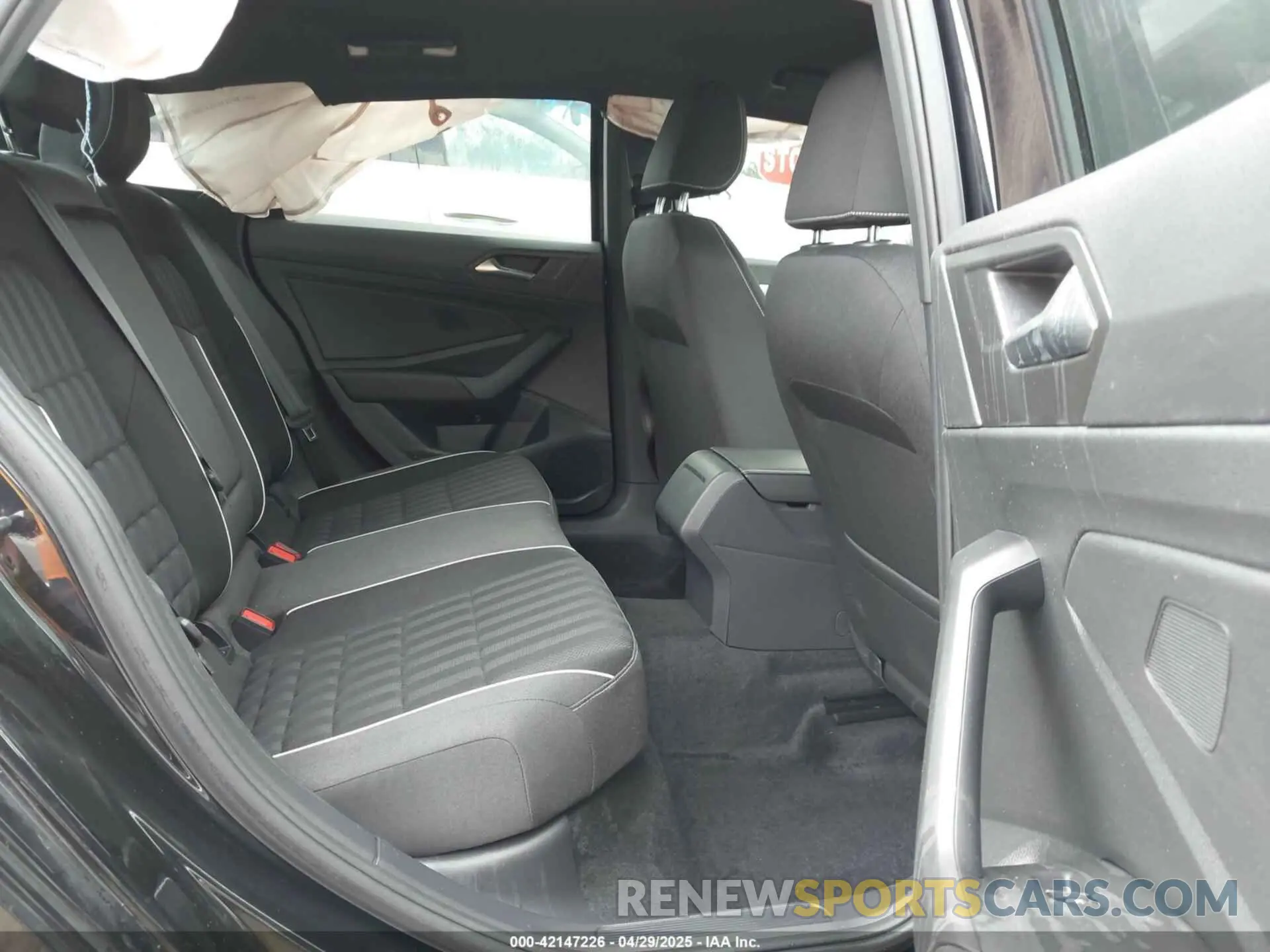 8 Фотография поврежденного автомобиля 3VWBM7BU7RM083844 VOLKSWAGEN JETTA 2024