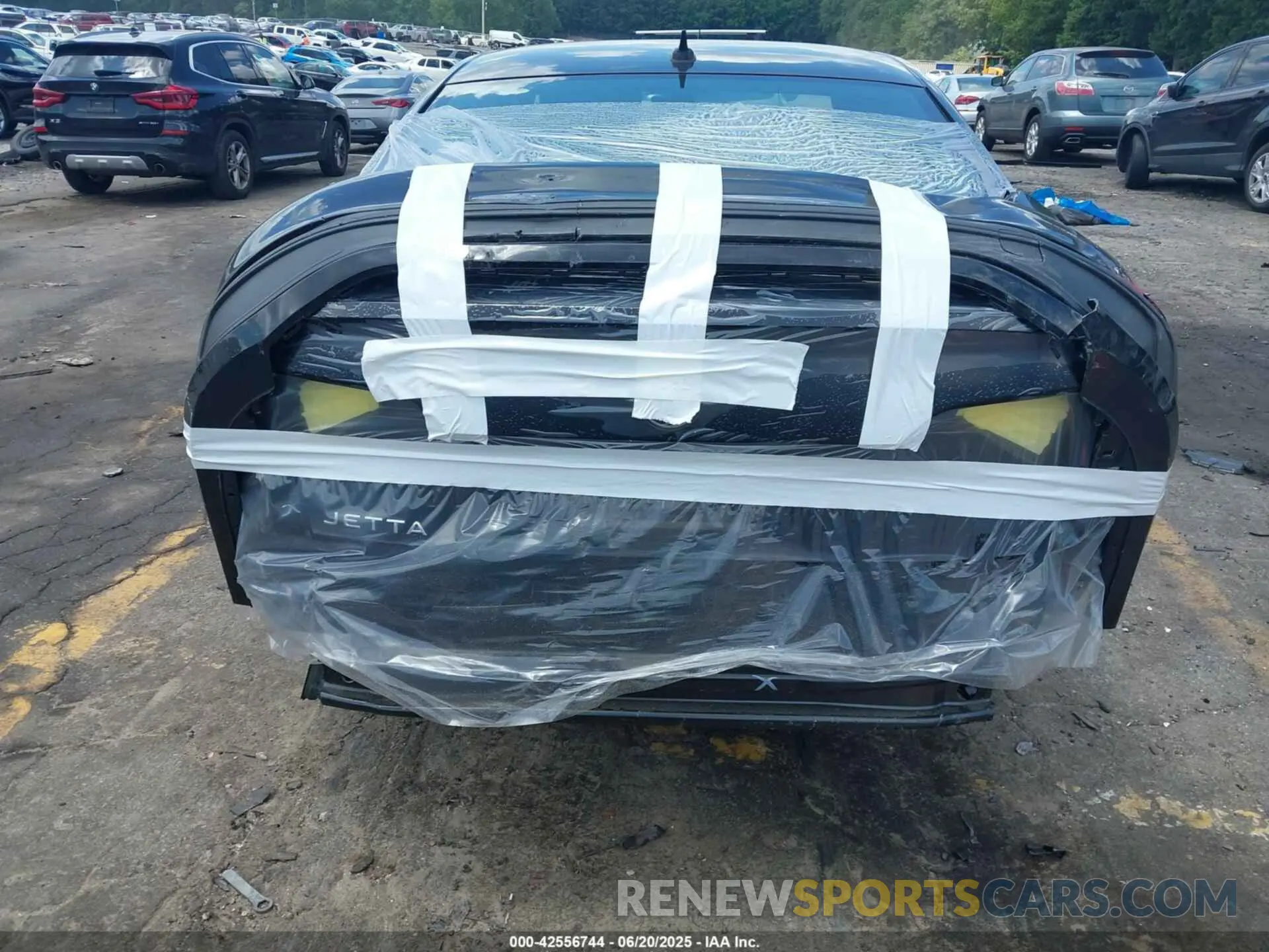 18 Photograph of a damaged car 3VWBM7BUXRM090044 VOLKSWAGEN JETTA 2024