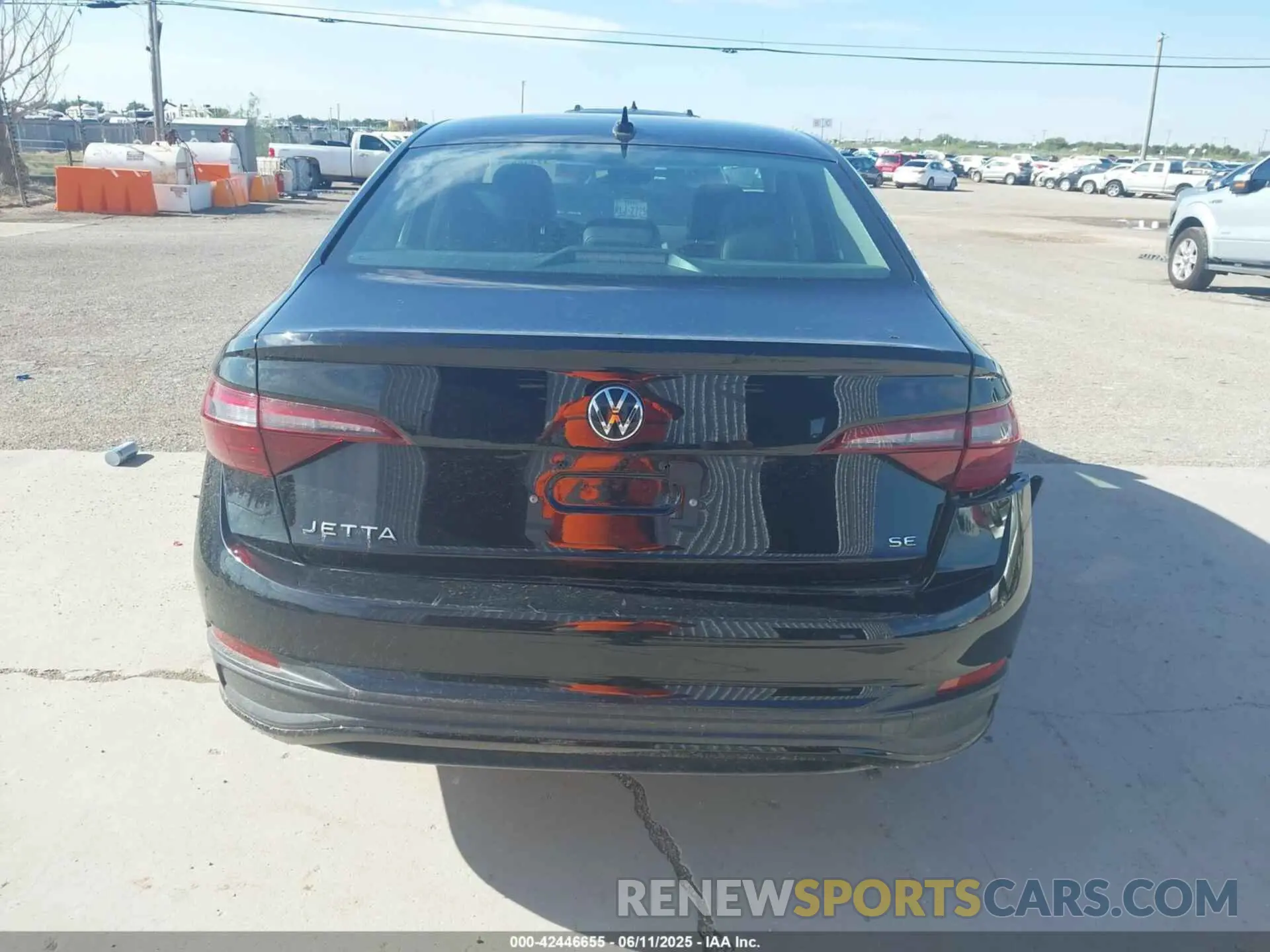 16 Photograph of a damaged car 3VWEM7BU4RM049633 VOLKSWAGEN JETTA 2024