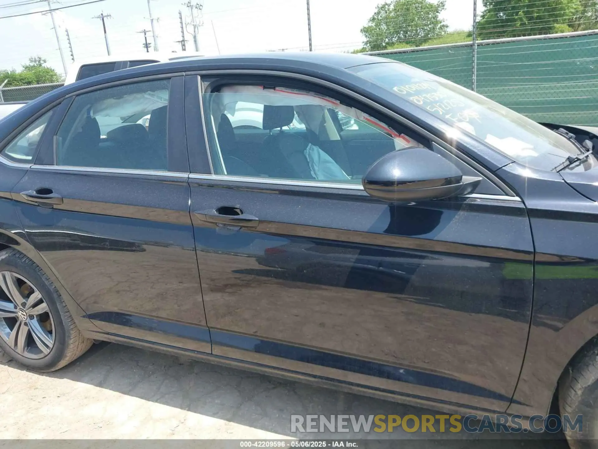 12 Photograph of a damaged car 3VWEM7BU6RM047530 VOLKSWAGEN JETTA 2024