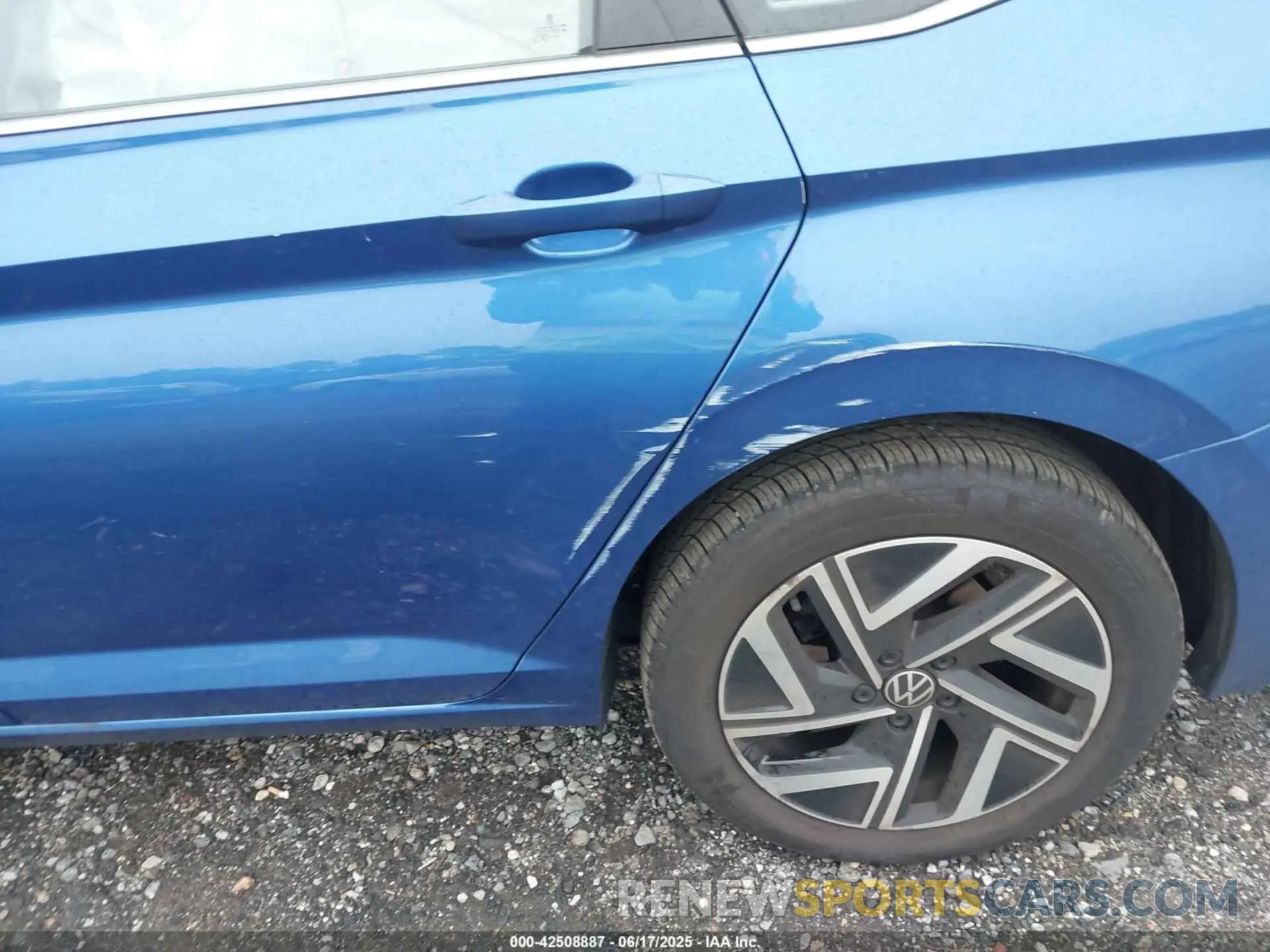 17 Photograph of a damaged car 3VWGM7BU7RM005389 VOLKSWAGEN JETTA 2024