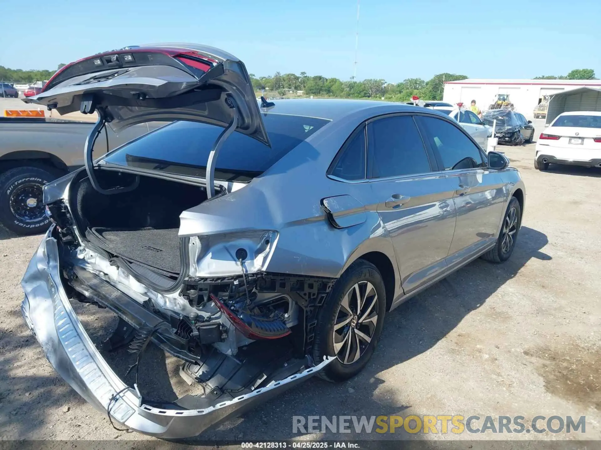 4 Photograph of a damaged car 3VW5X7BU2SM042628 VOLKSWAGEN JETTA 2025