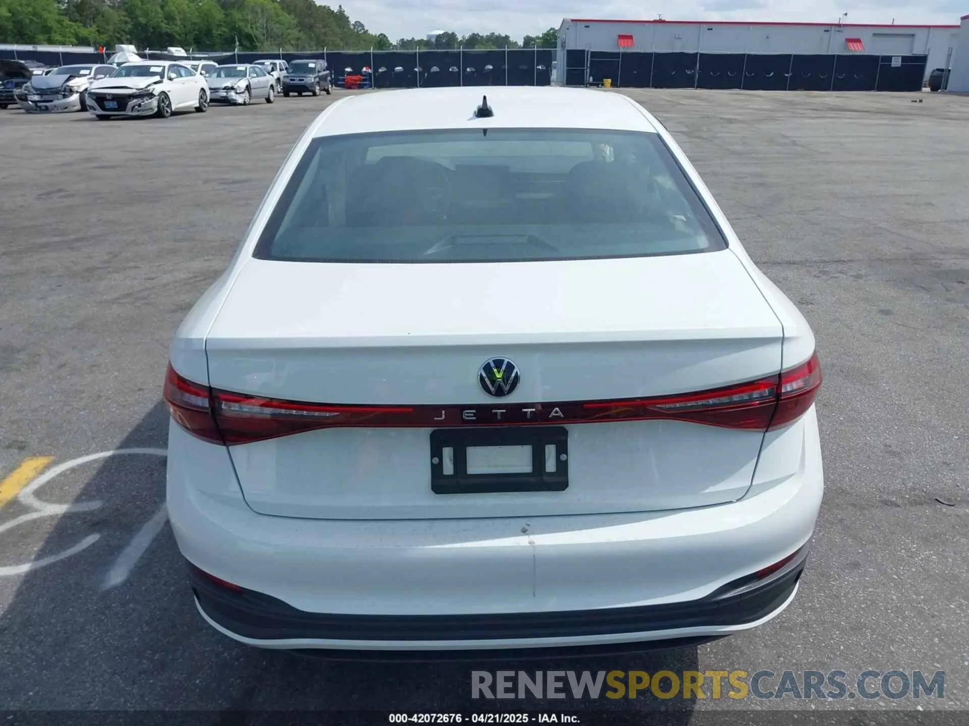 16 Photograph of a damaged car 3VW5X7BU2SM044699 VOLKSWAGEN JETTA 2025