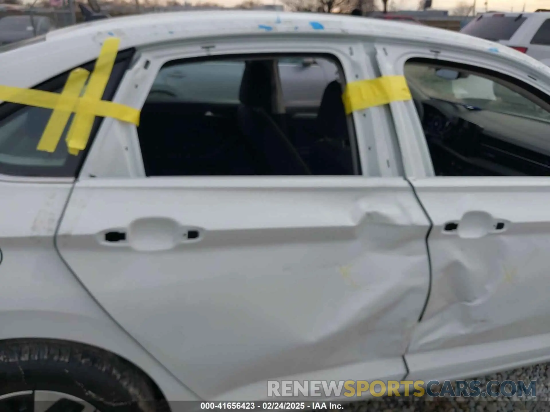 18 Photograph of a damaged car 3VW5X7BU2SM045979 VOLKSWAGEN JETTA 2025