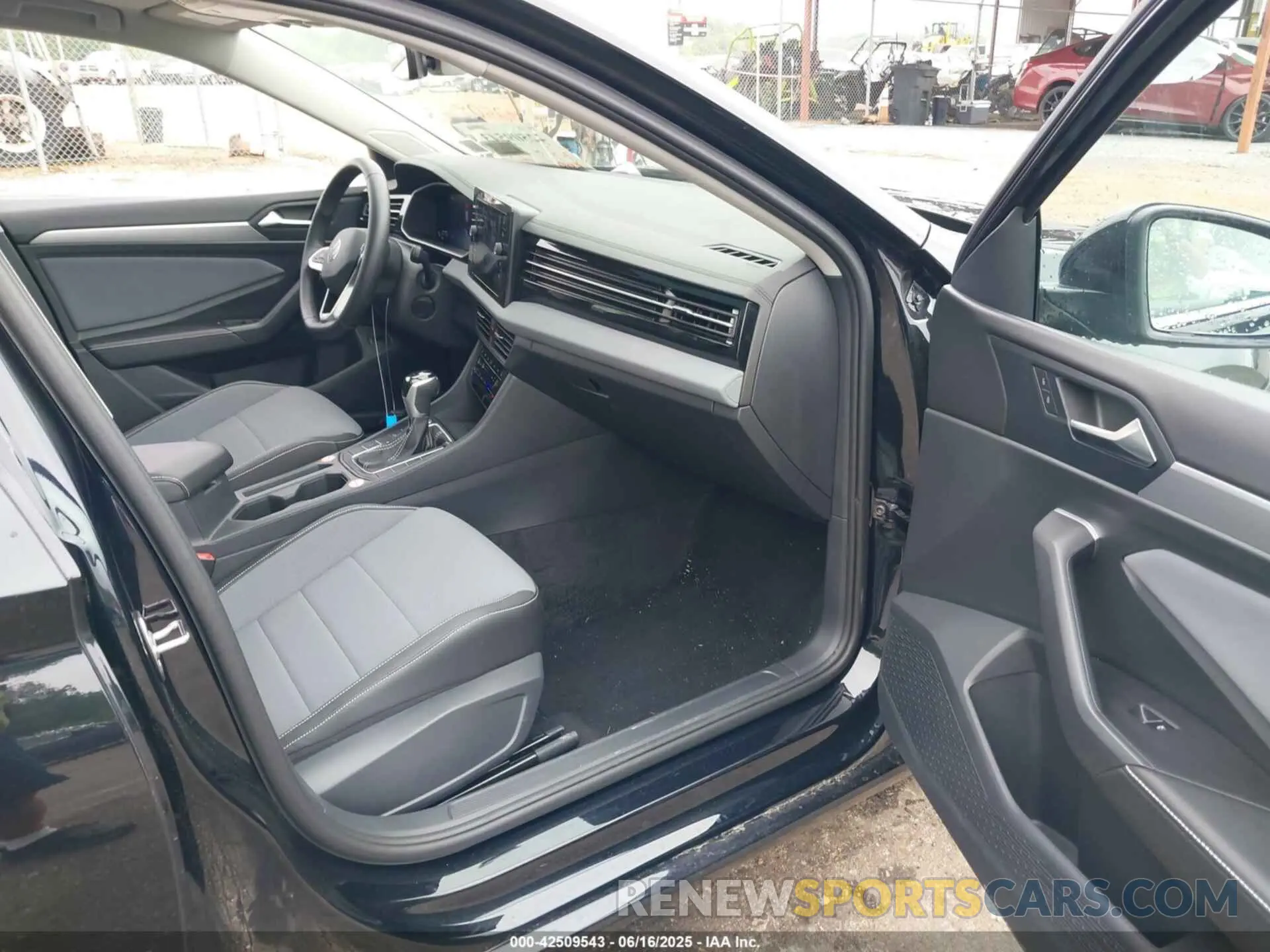 5 Фотография поврежденного автомобиля 3VW7X7BU4SM043286 VOLKSWAGEN JETTA 2025