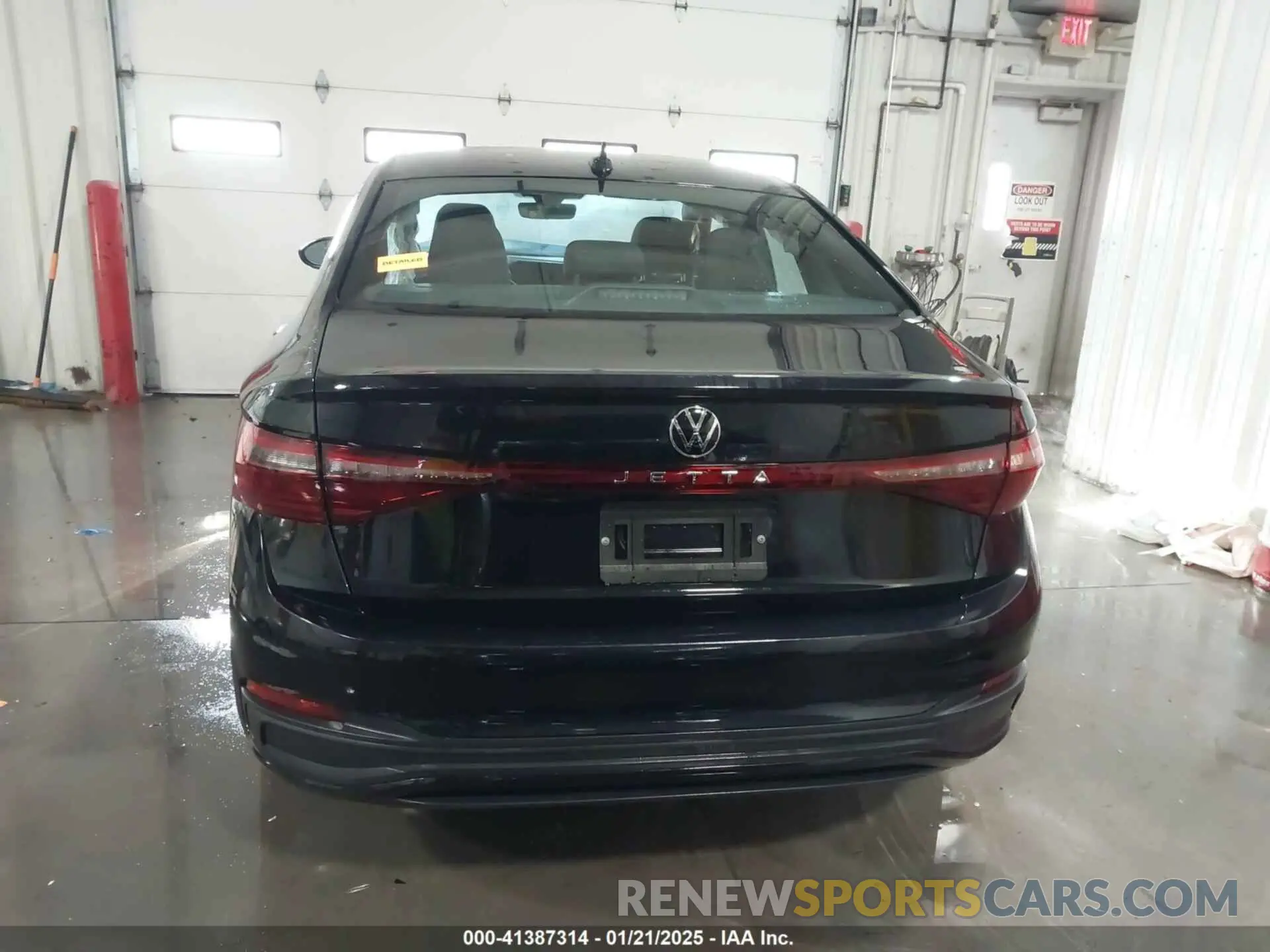 16 Фотография поврежденного автомобиля 3VWBX7BU2SM017442 VOLKSWAGEN JETTA 2025