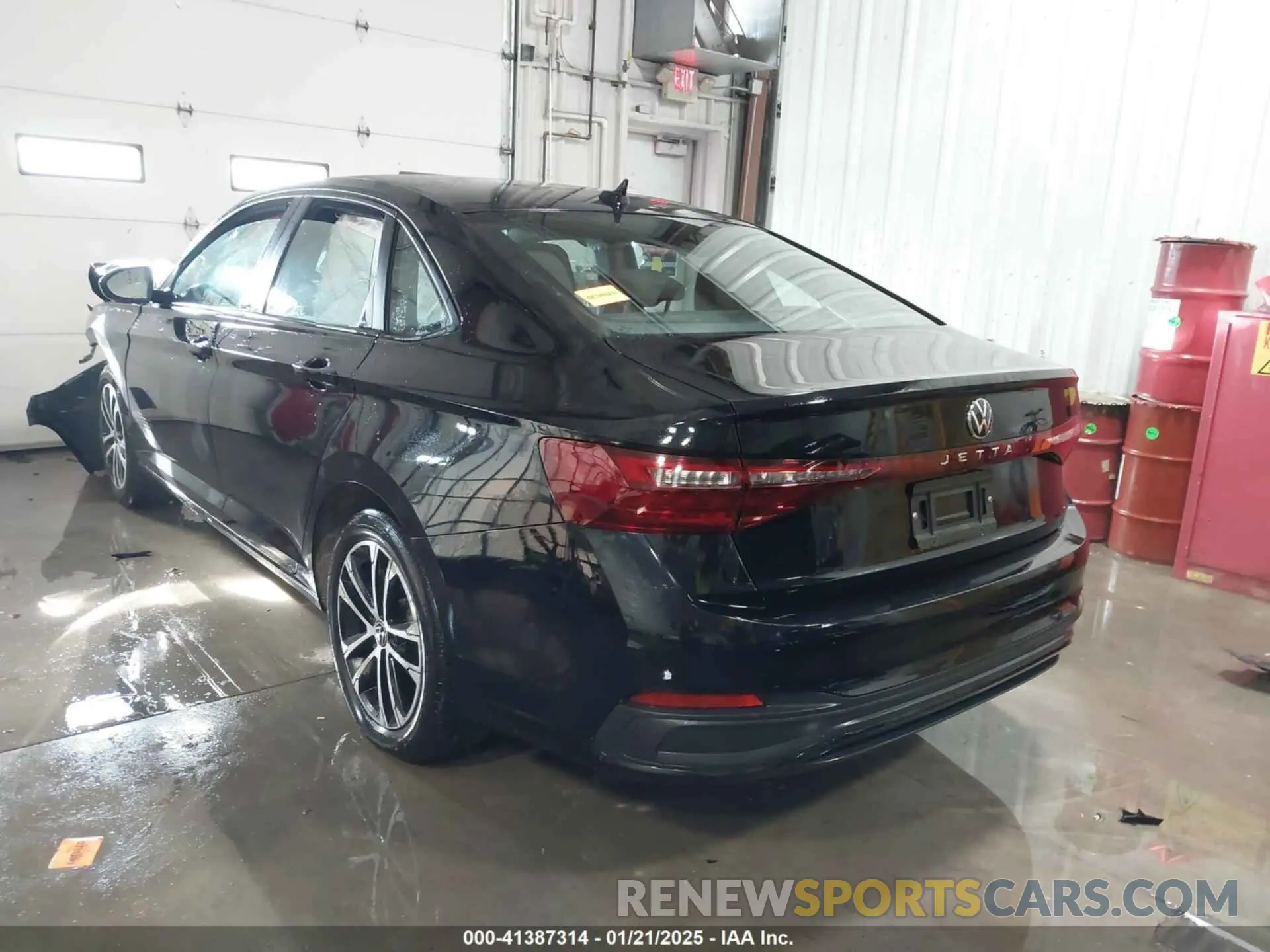 3 Фотография поврежденного автомобиля 3VWBX7BU2SM017442 VOLKSWAGEN JETTA 2025