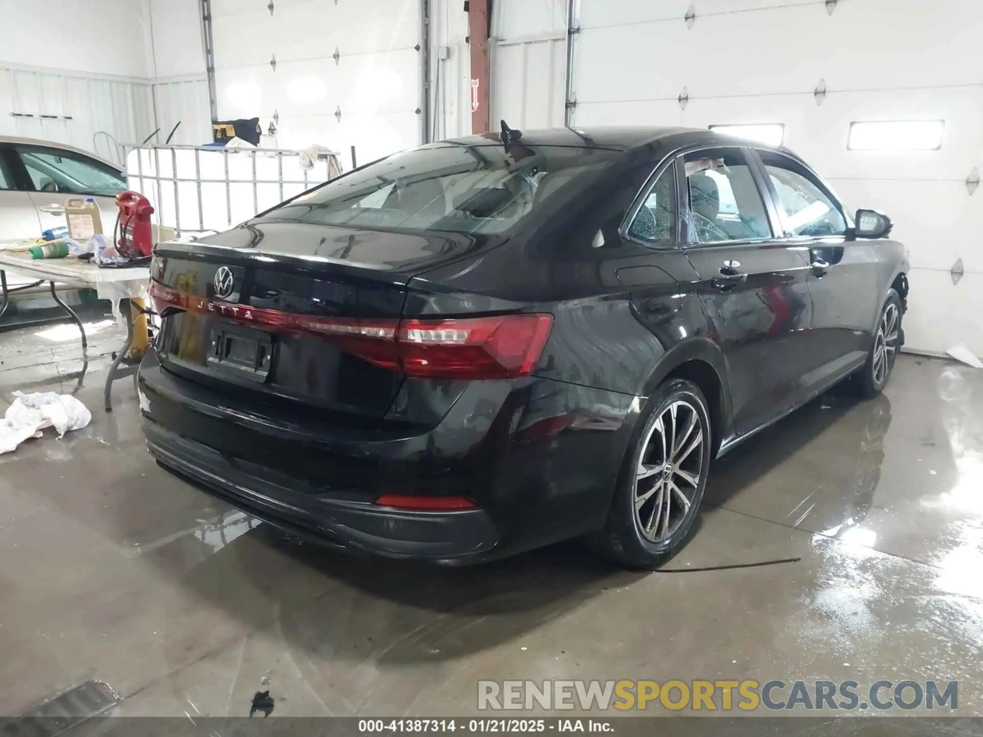 4 Фотография поврежденного автомобиля 3VWBX7BU2SM017442 VOLKSWAGEN JETTA 2025