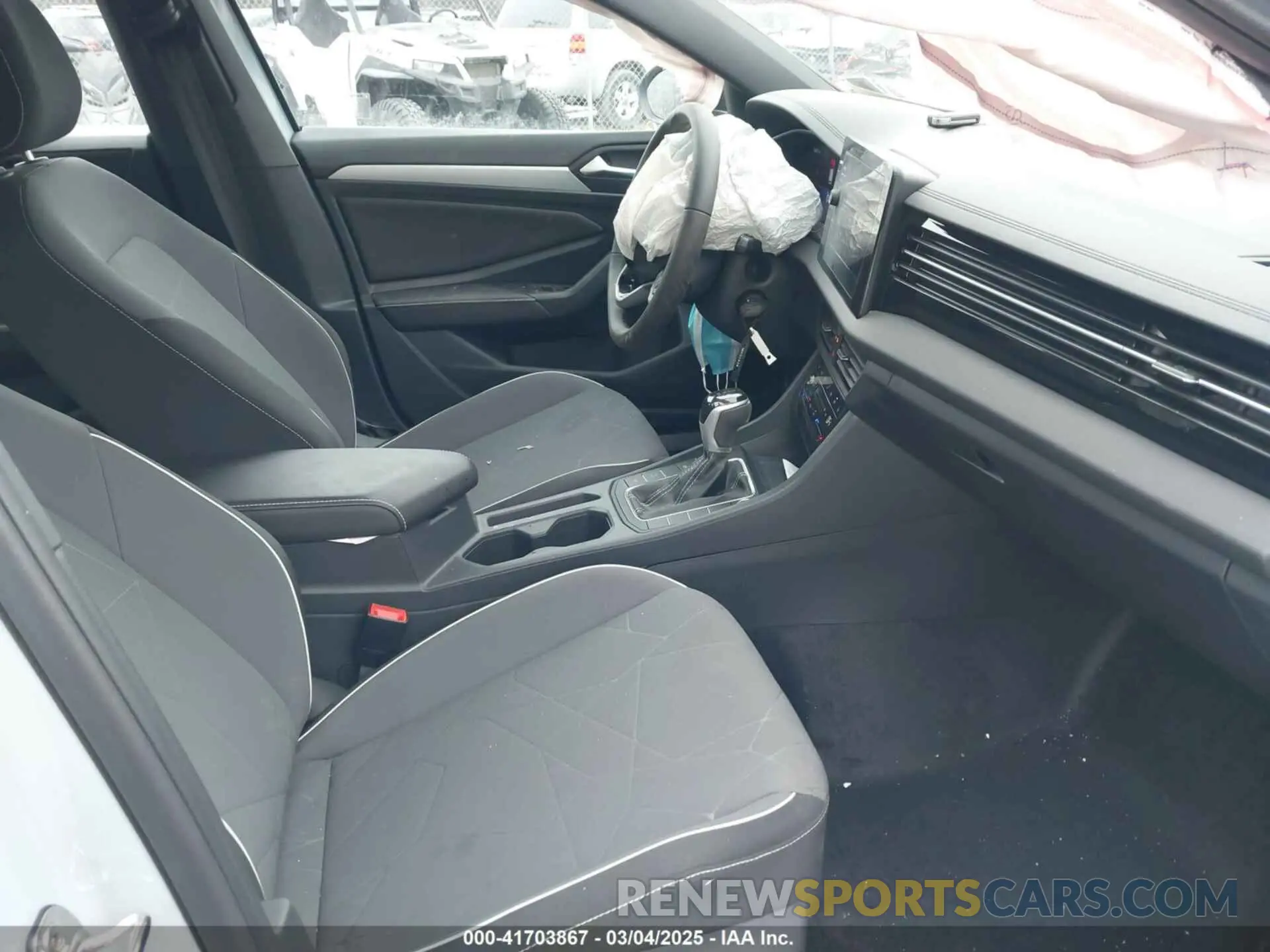5 Photograph of a damaged car 3VWBX7BU4SM032928 VOLKSWAGEN JETTA 2025