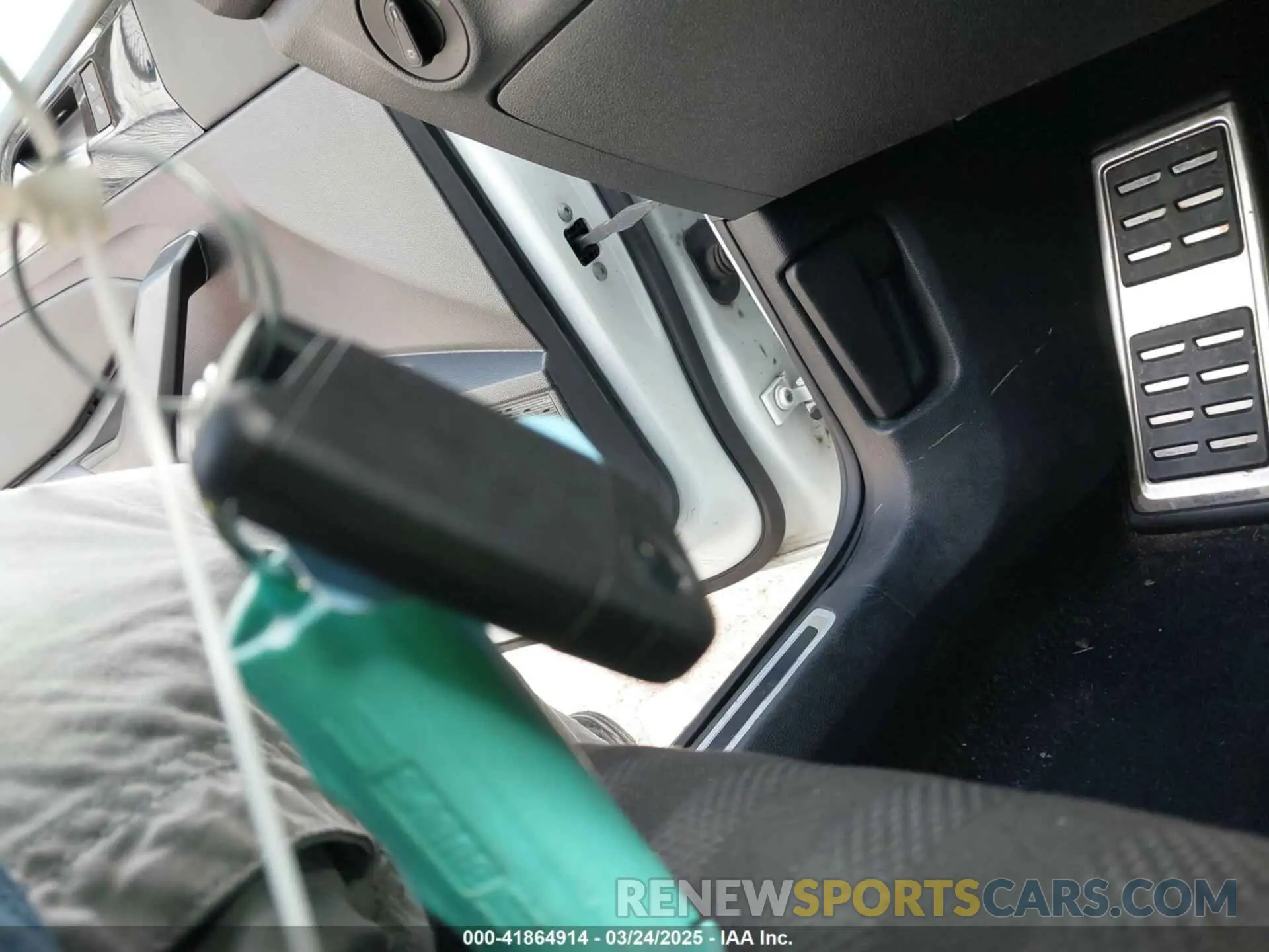 11 Photograph of a damaged car 3VW6T7BU9KM243846 VOLKSWAGEN JETTA GLI 2019