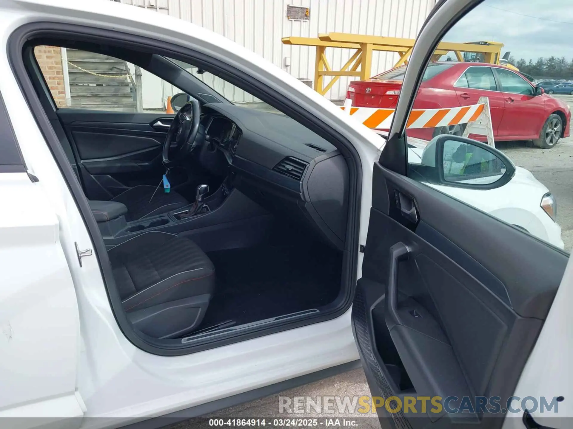 5 Photograph of a damaged car 3VW6T7BU9KM243846 VOLKSWAGEN JETTA GLI 2019