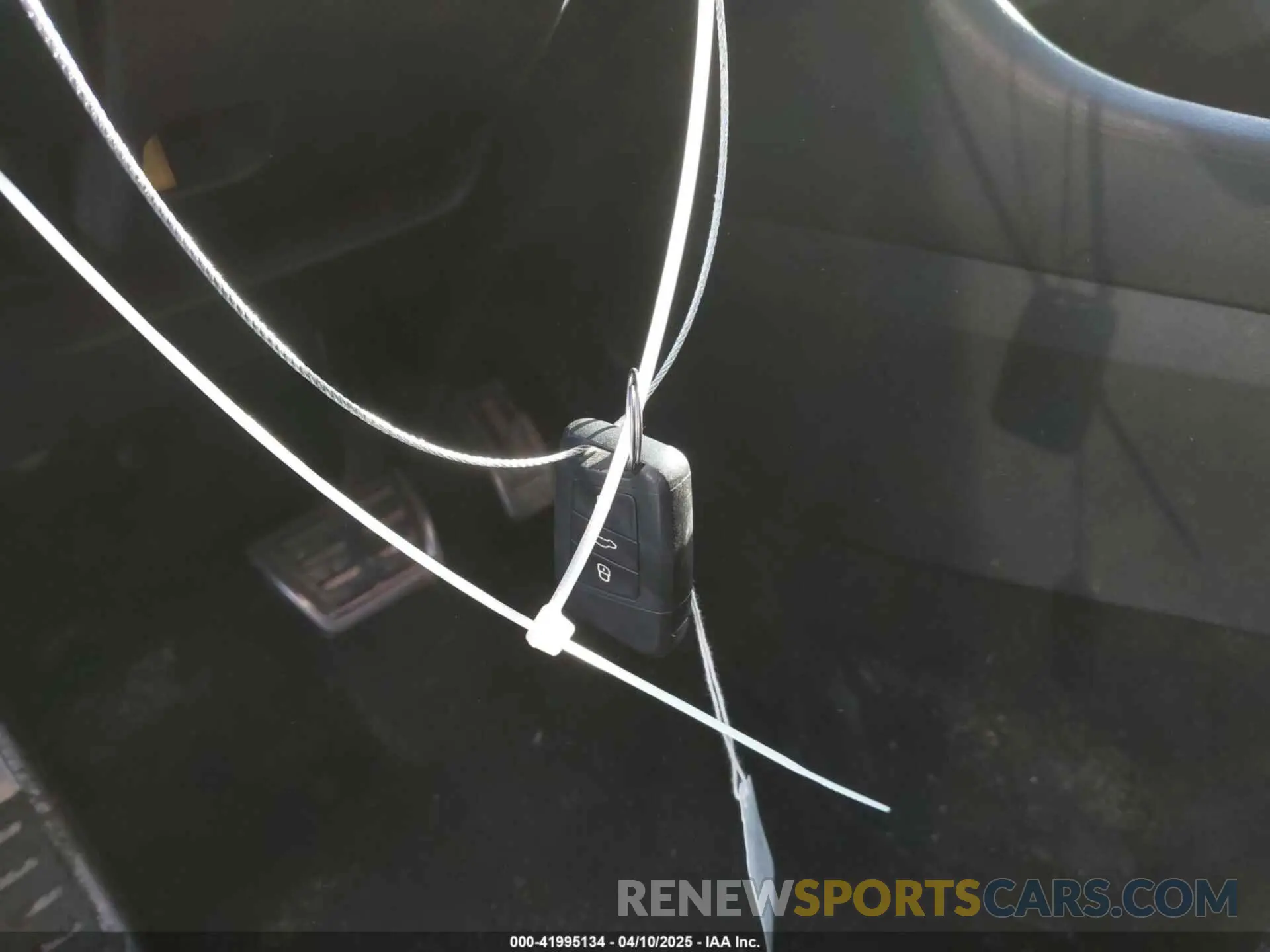 11 Photograph of a damaged car 3VW6T7BUXLM105802 VOLKSWAGEN JETTA GLI 2020