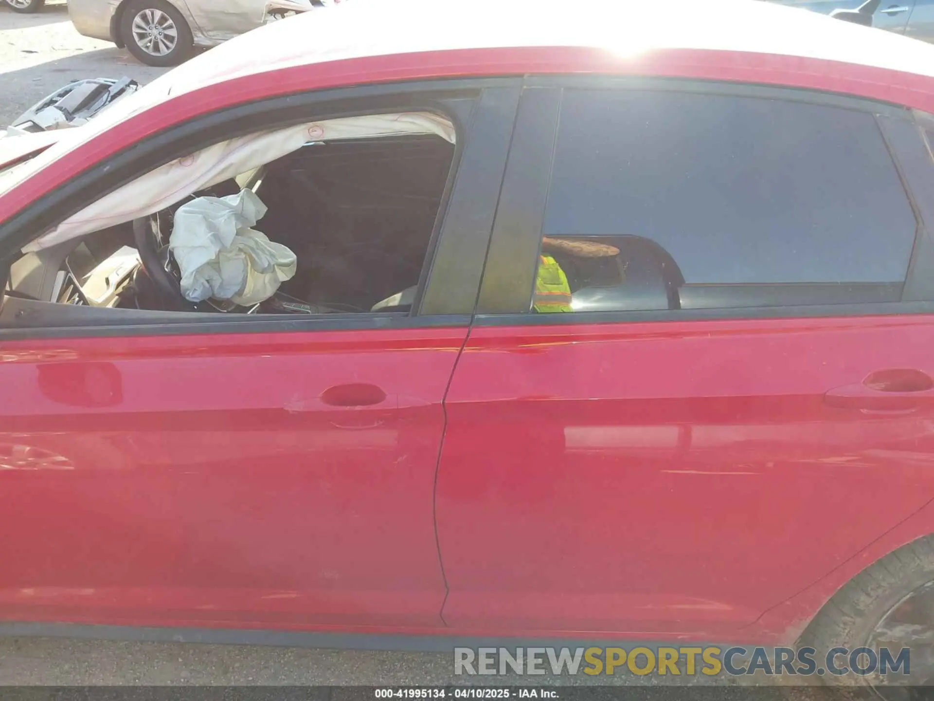 14 Photograph of a damaged car 3VW6T7BUXLM105802 VOLKSWAGEN JETTA GLI 2020