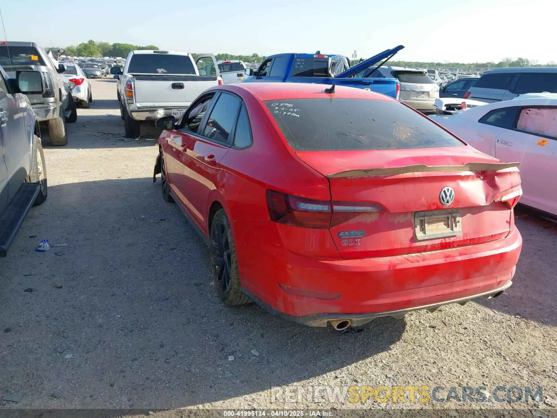 3 Photograph of a damaged car 3VW6T7BUXLM105802 VOLKSWAGEN JETTA GLI 2020