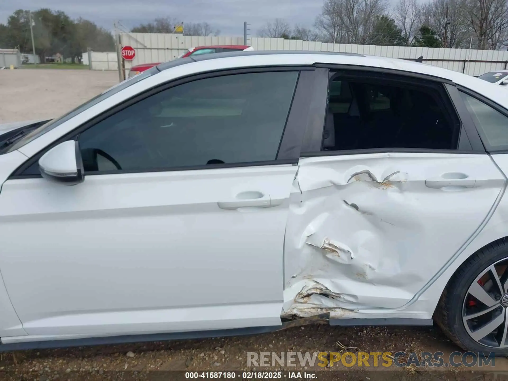 15 Photograph of a damaged car 3VW6T7BU9MM021181 VOLKSWAGEN JETTA GLI 2021