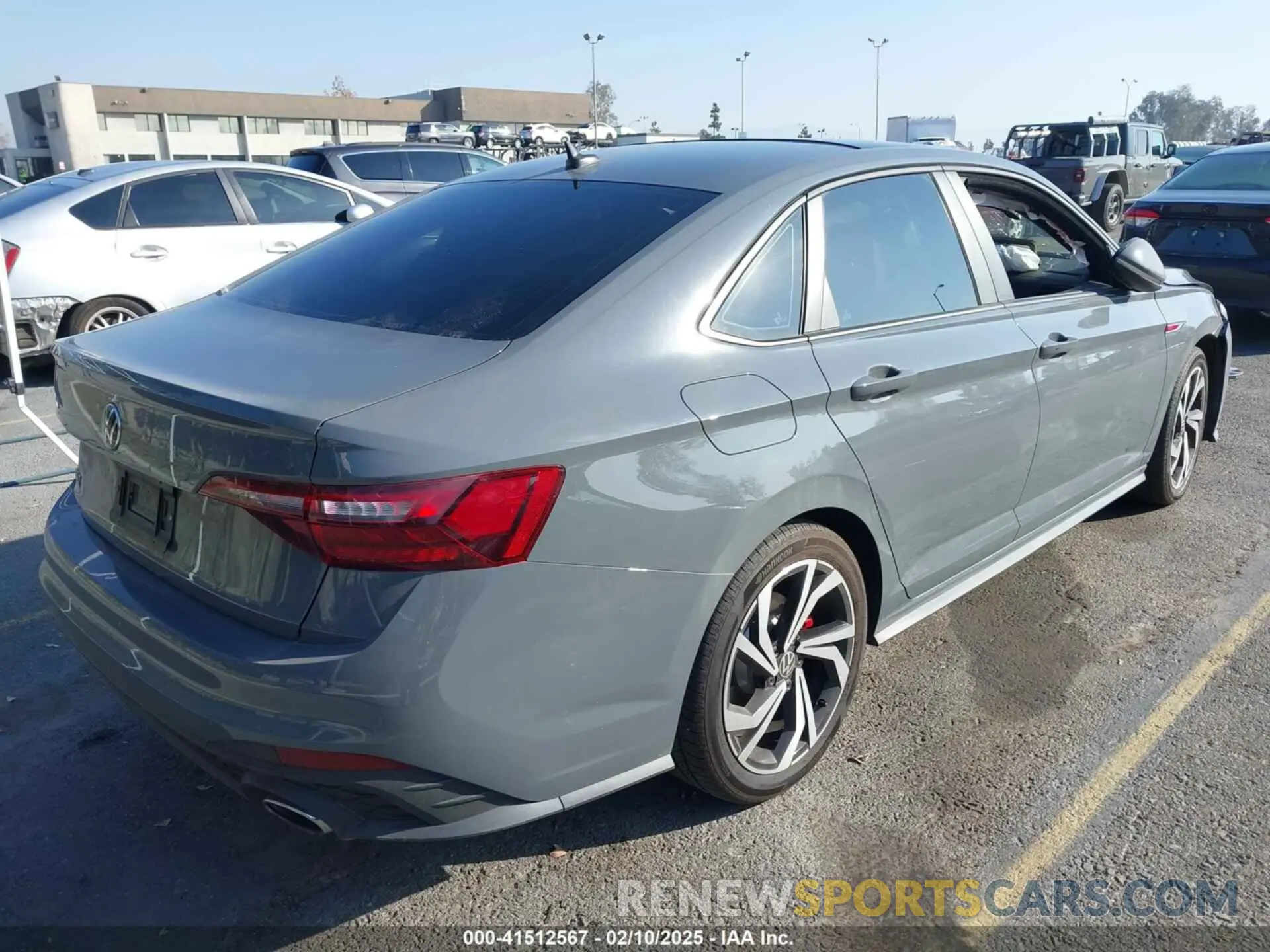 4 Фотография поврежденного автомобиля 3VW2T7BU2RM062208 VOLKSWAGEN JETTA GLI 2024