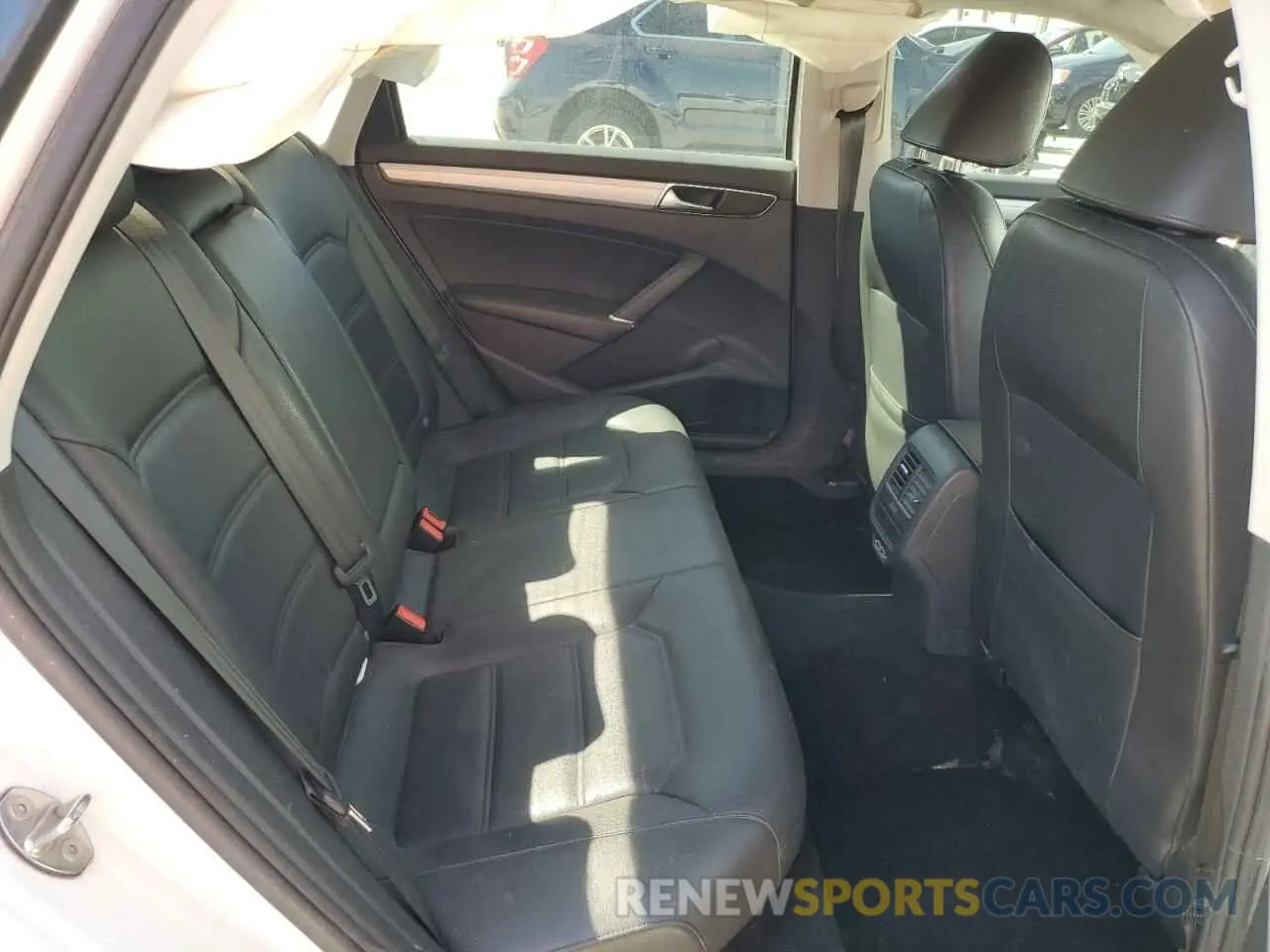 10 Photograph of a damaged car 1VWLA7A30KC006102 VOLKSWAGEN PASSAT 2019