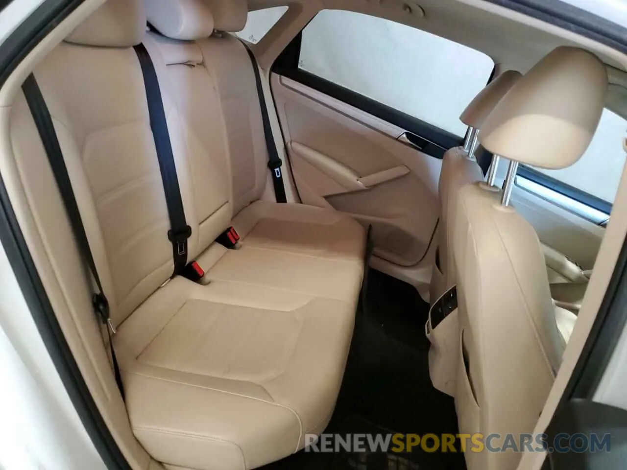 10 Фотография поврежденного автомобиля 1VWLA7A32KC009941 VOLKSWAGEN PASSAT 2019