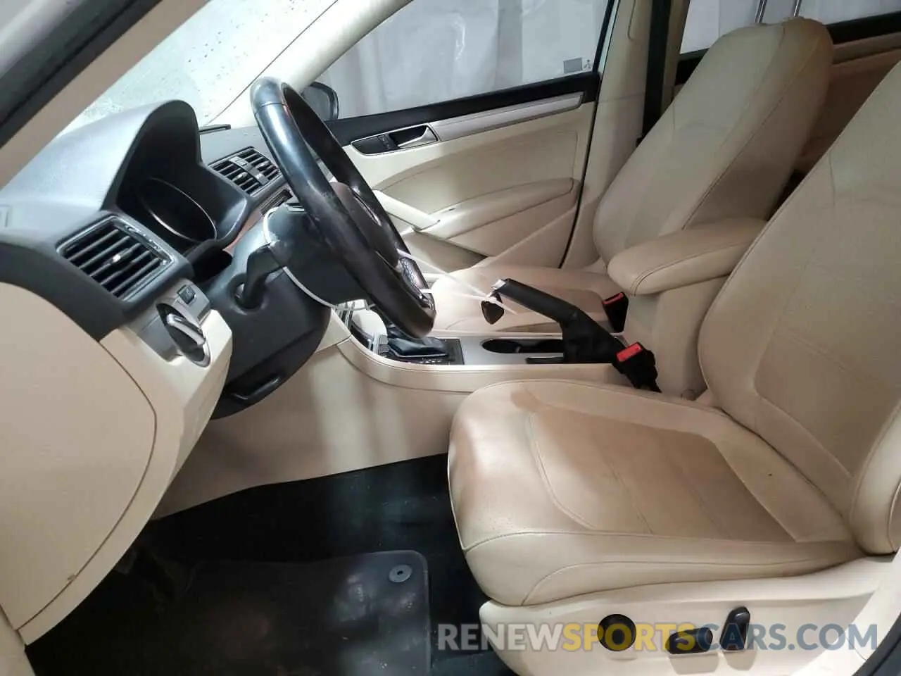 7 Фотография поврежденного автомобиля 1VWLA7A32KC009941 VOLKSWAGEN PASSAT 2019